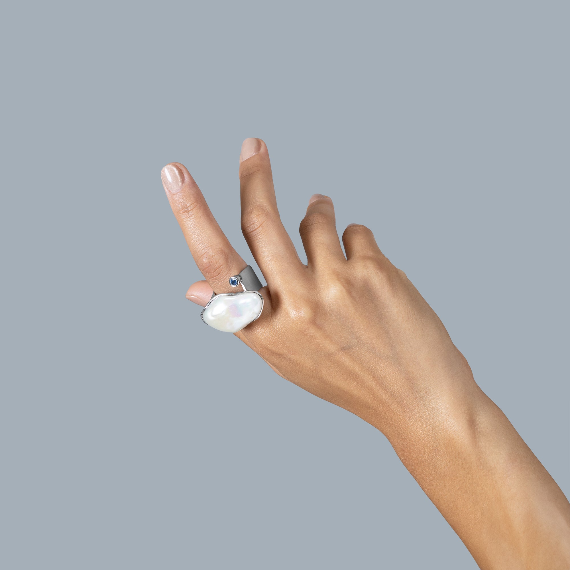Limpio Pearl and Sapphire Ring