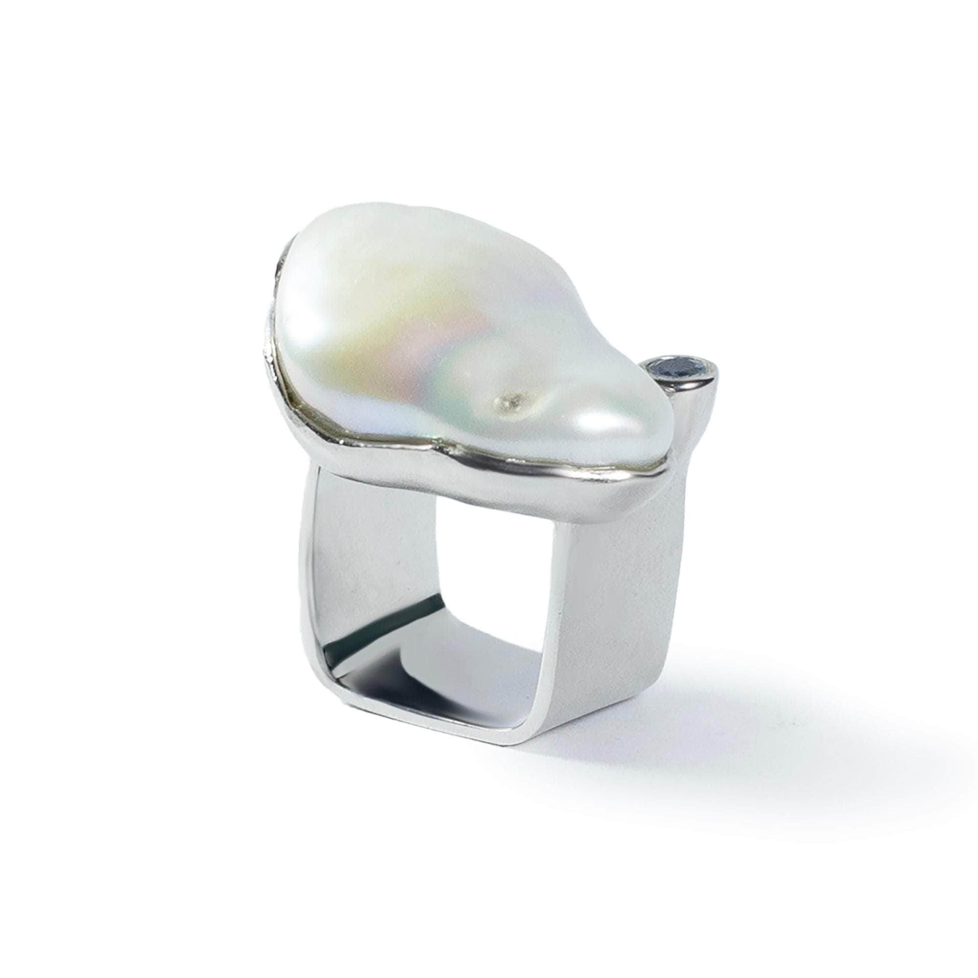 Limpio Pearl and Sapphire Ring
