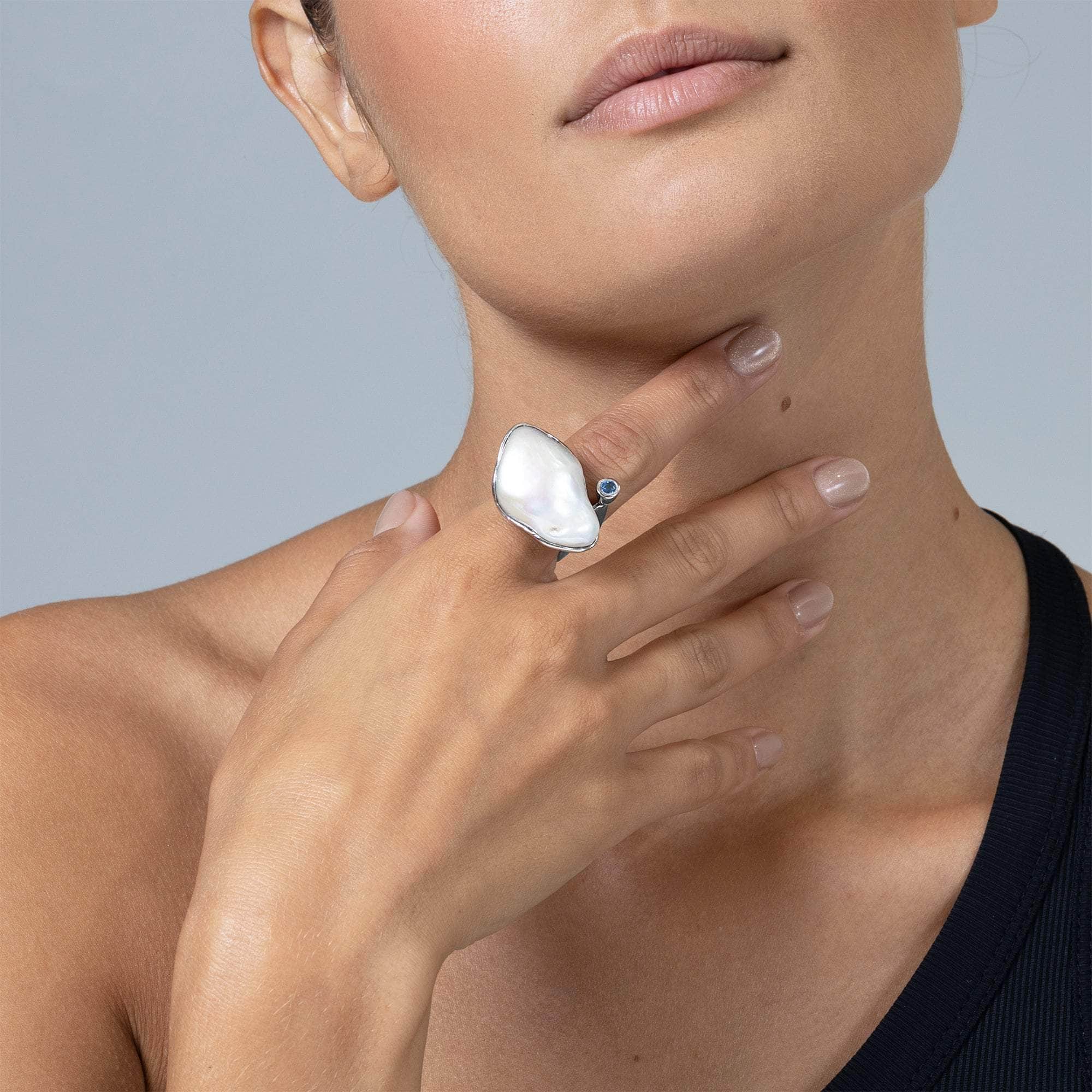 Limpio Pearl and Sapphire Ring