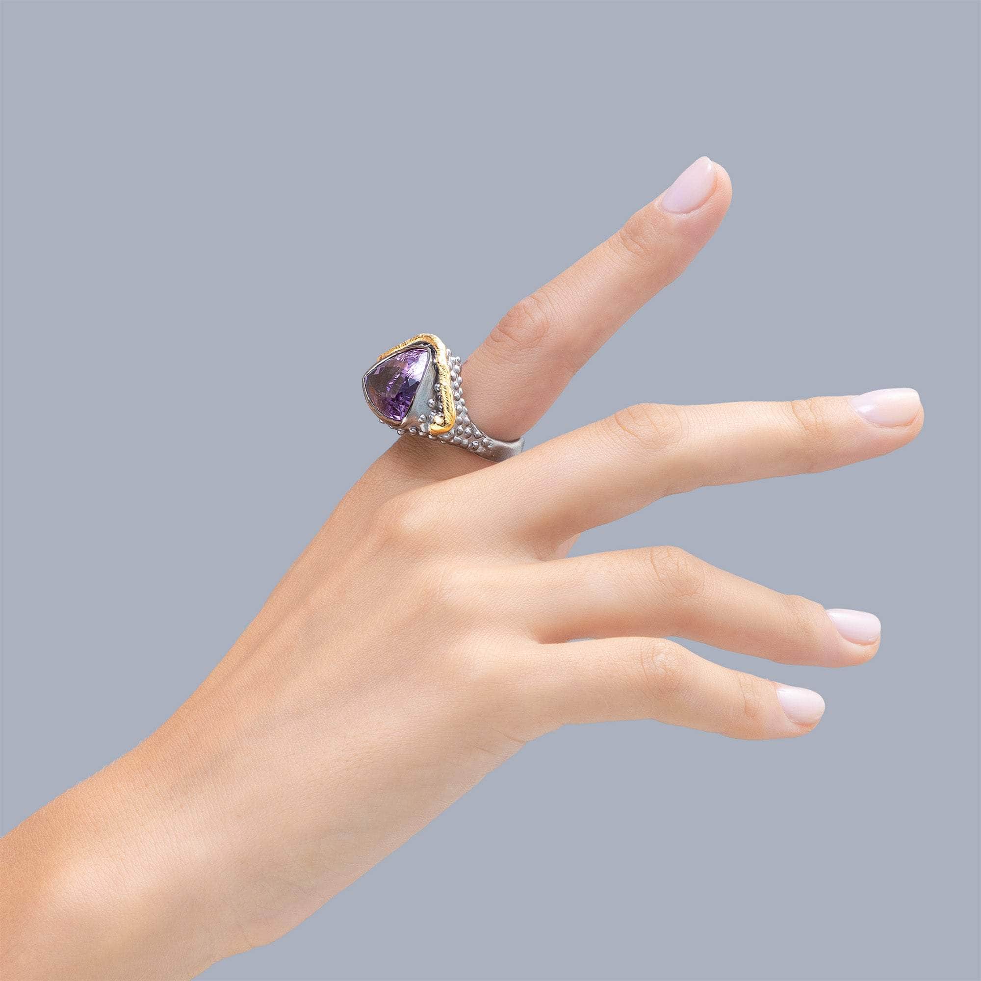 Ebro Statement 925 Silver Ring with Natural Trillion-Cut Amethyst