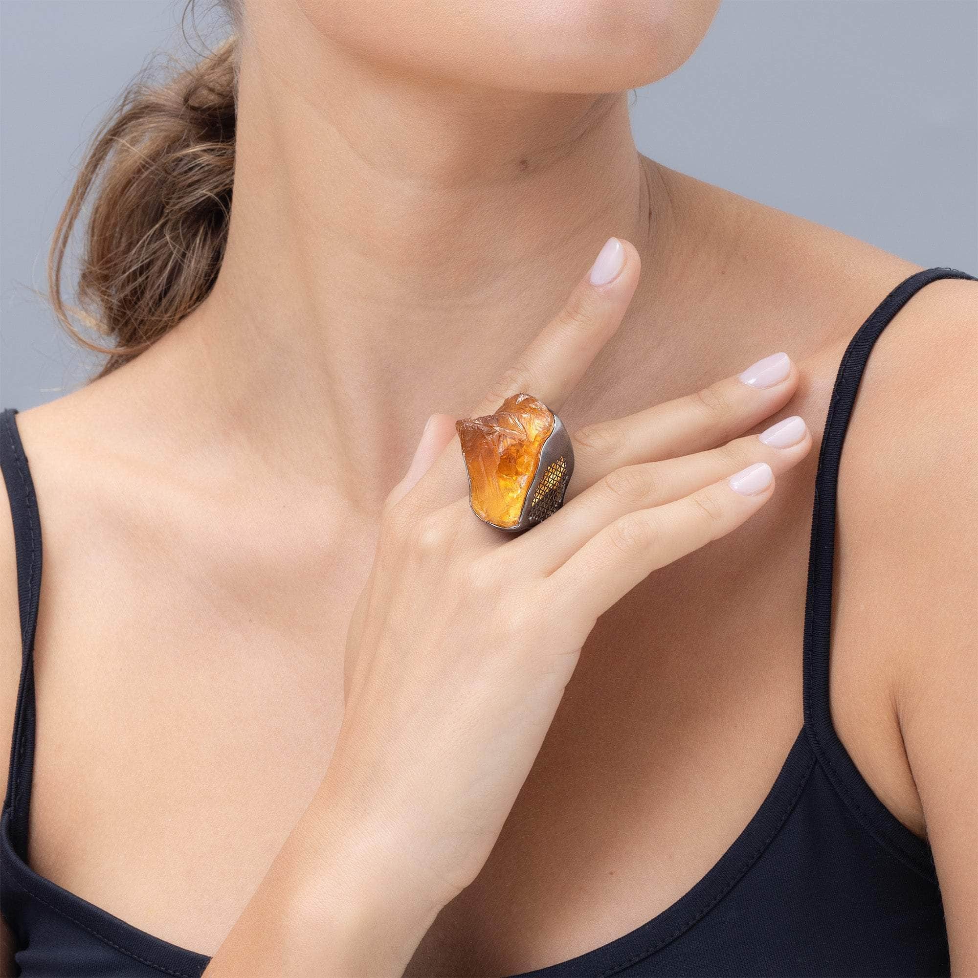 Almaaz Statement Ring with Natural Rough Citrine in 925 Silver & Titanium Mesh