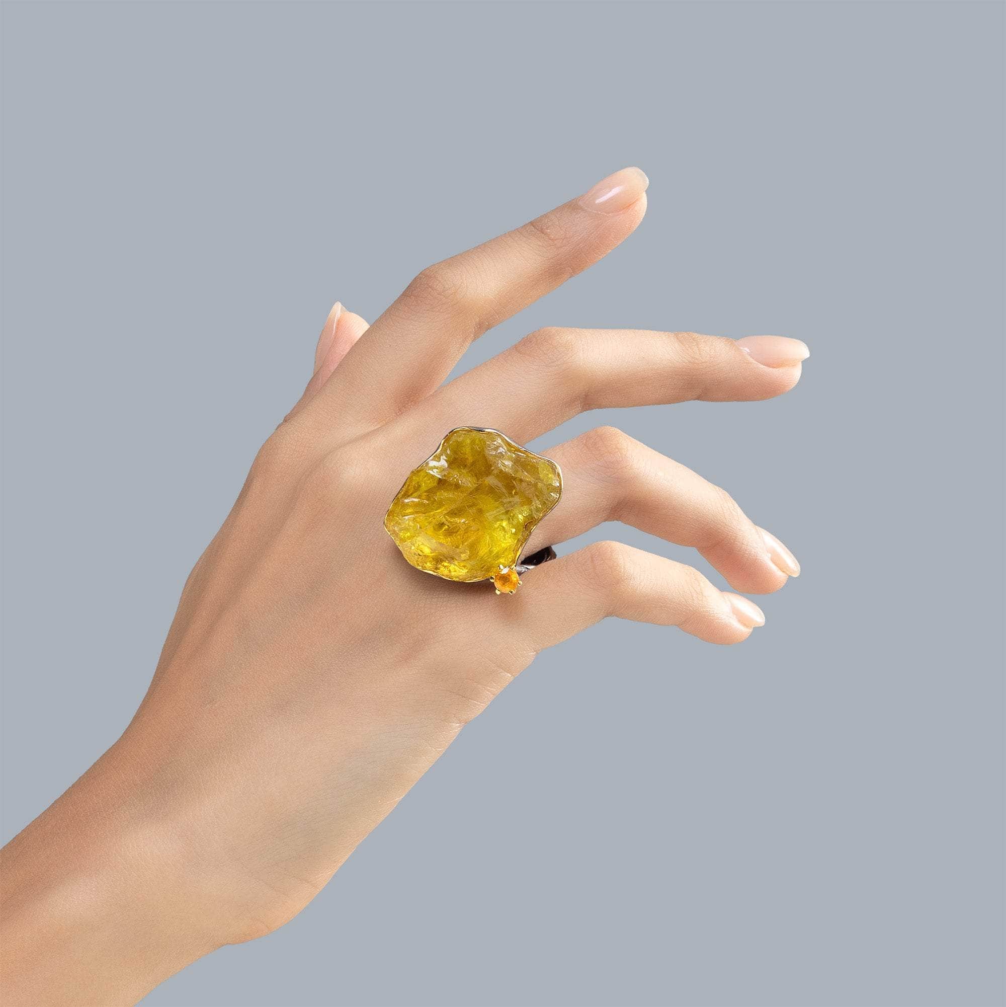 Klettur Singular Design 925 Sterling Silver Ring wtih Rough Lemon Quartz & Yellow Sapphire