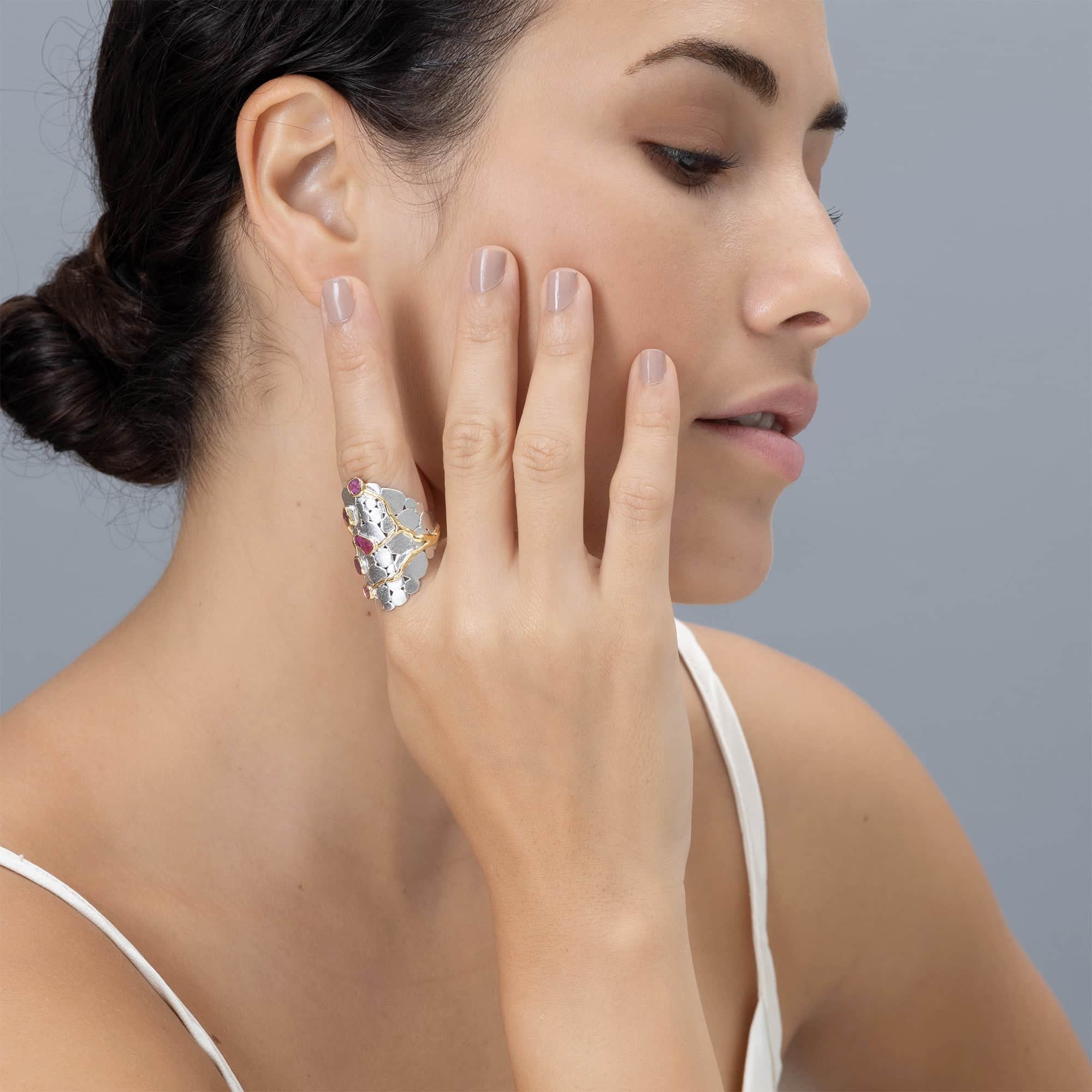 Agnis Singular Edition Wide Band Silver Ring with Rough Rubies