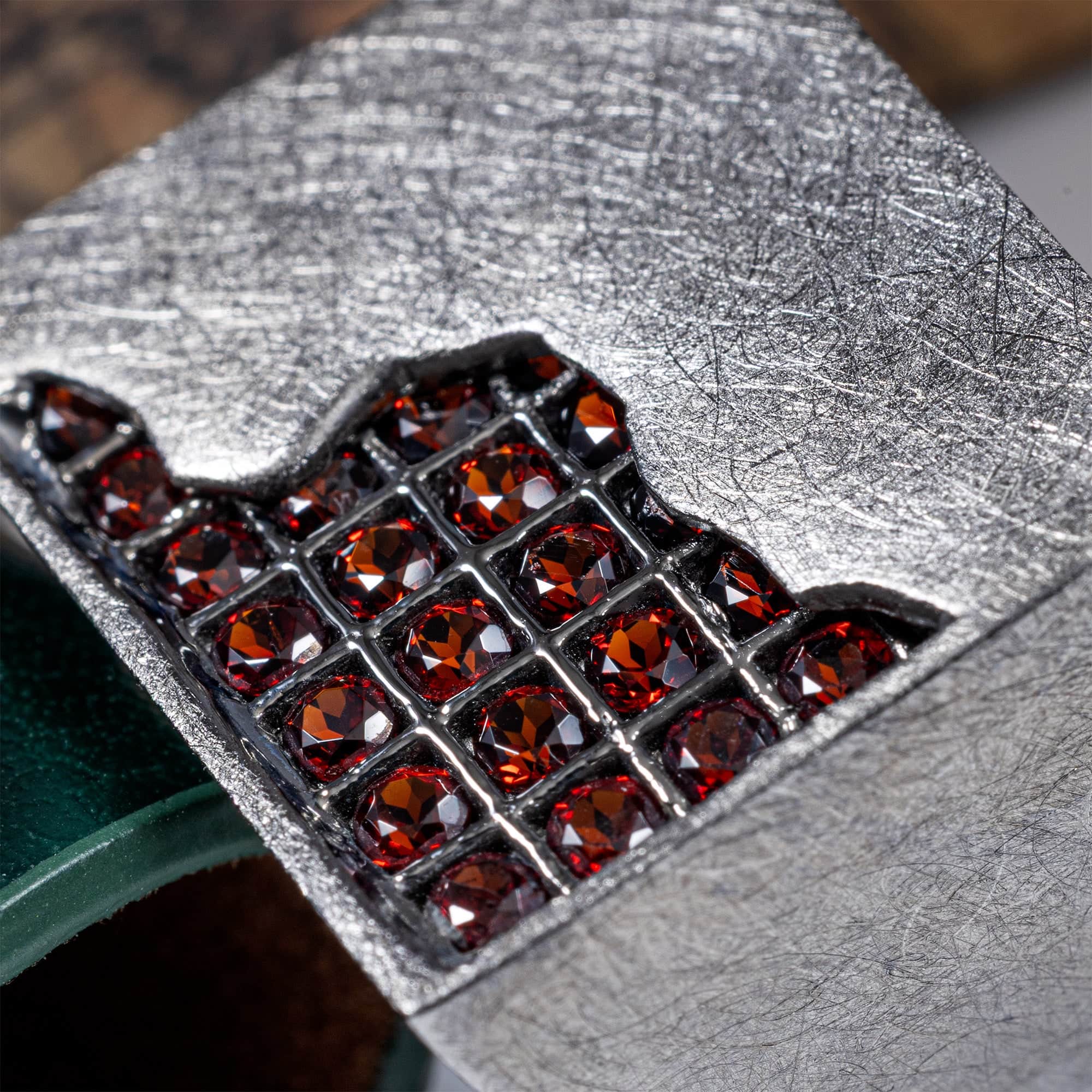Kratos Singular Edition 925 Silver Signet Ring with Red Garnet Tiles