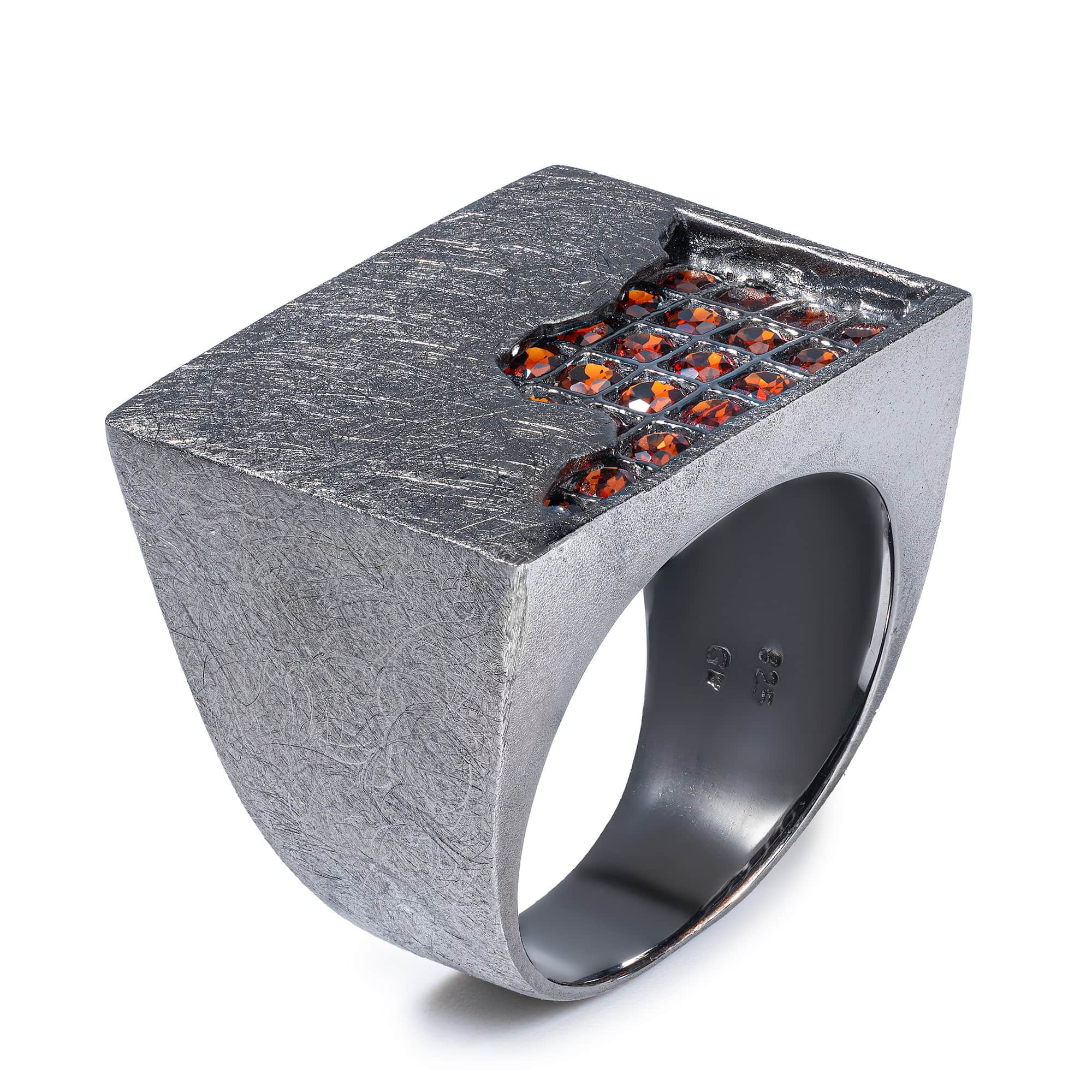 Kratos Singular Edition 925 Silver Signet Ring with Red Garnet Tiles