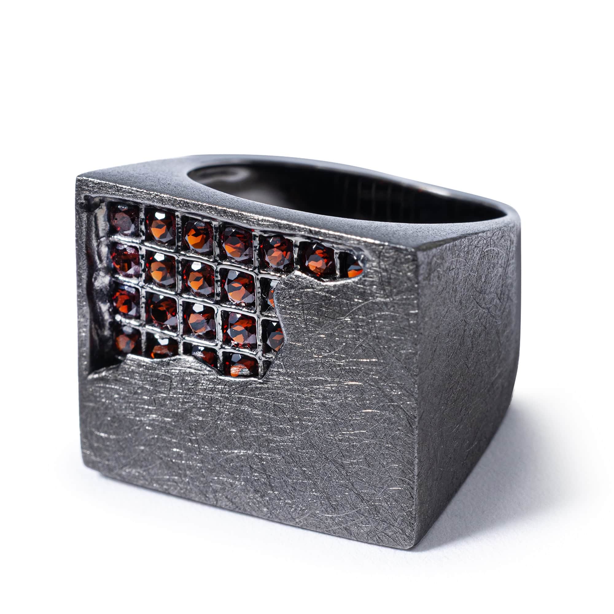 Kratos Singular Edition 925 Silver Signet Ring with Red Garnet Tiles