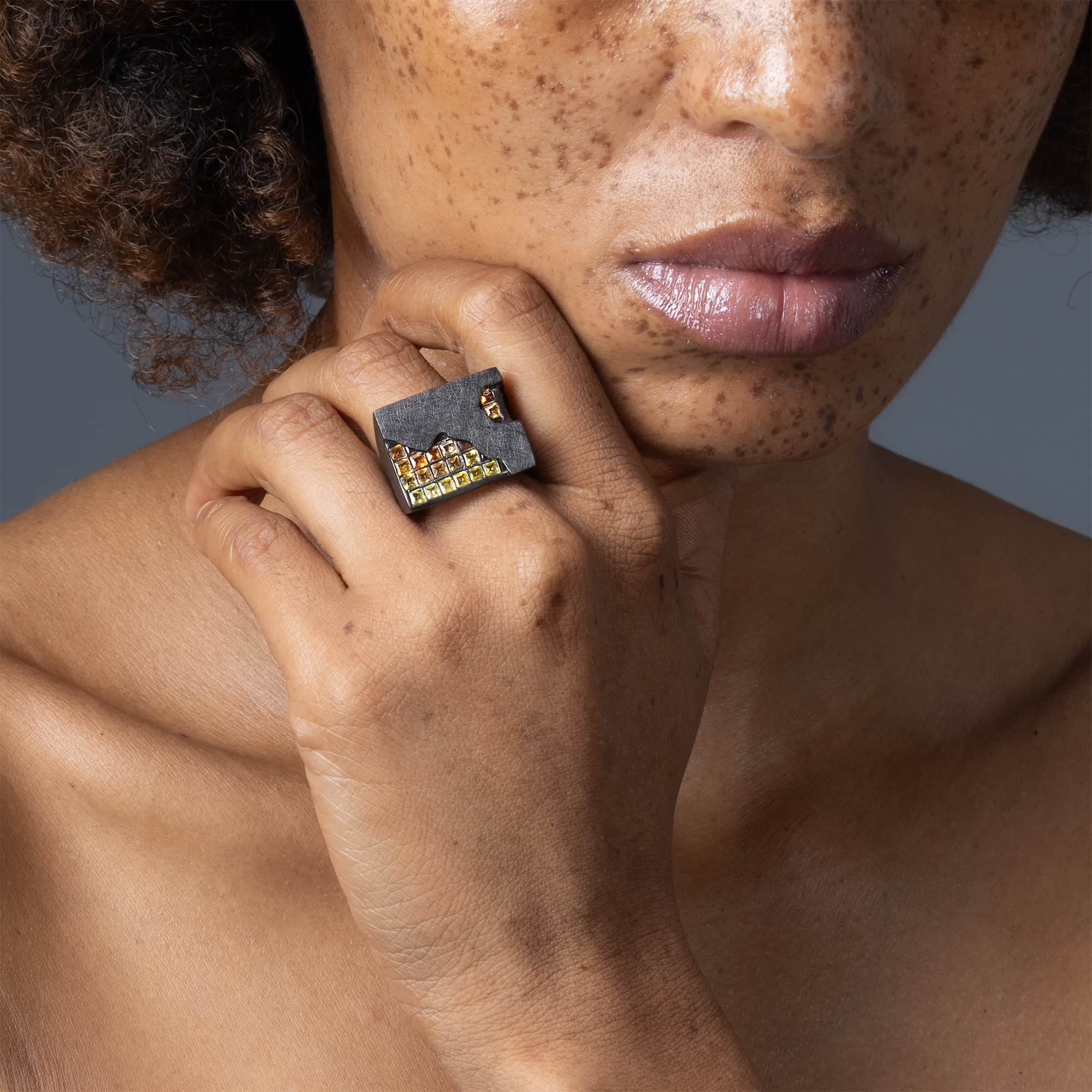 Memnon Singular Edition Sapphire Signet Ring in Ruthenium-Plated Silver