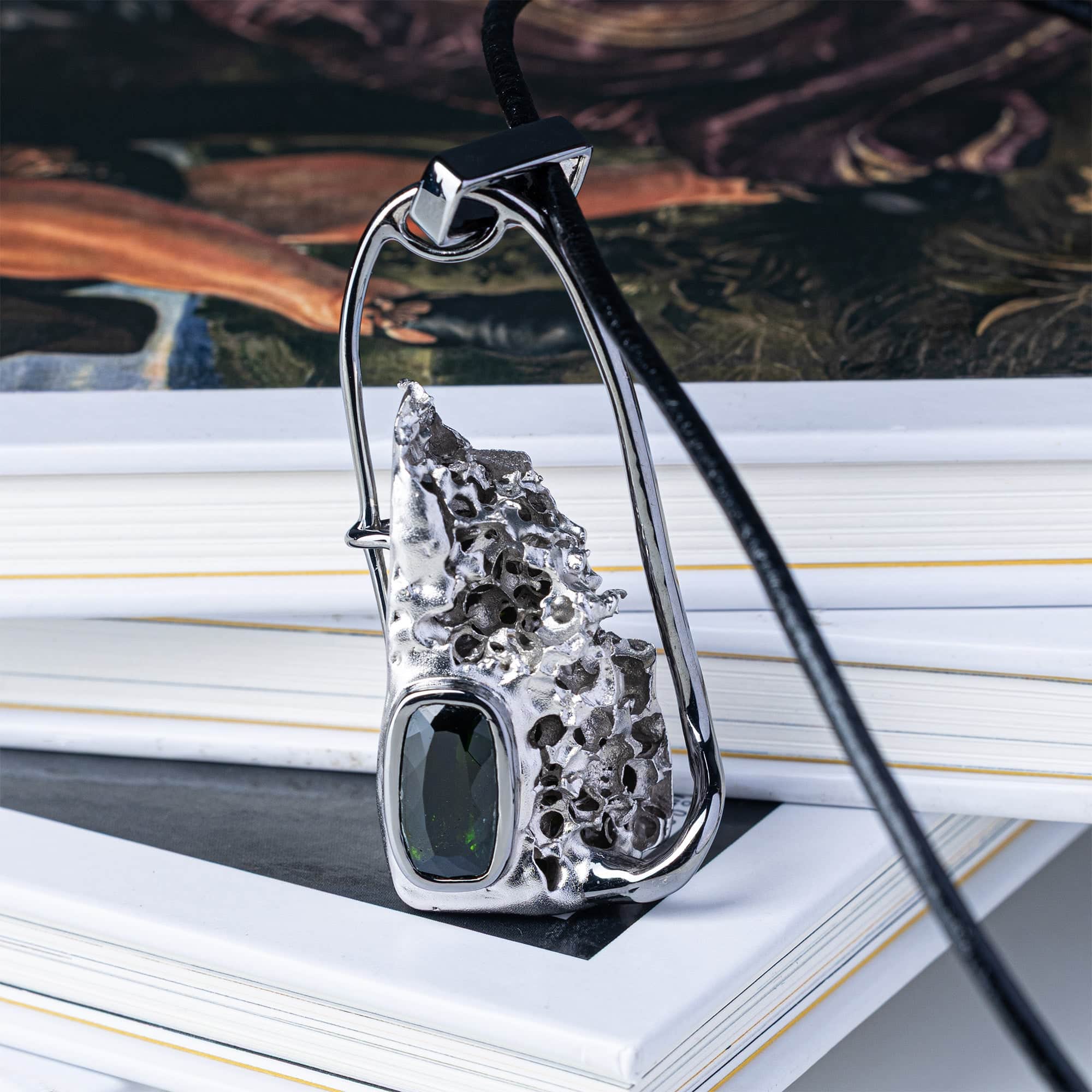 Orthos Singular Edition Silver Pendant with Chrome Diopside