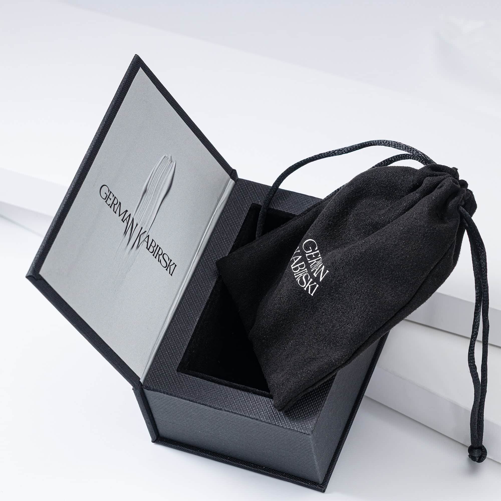 Niam Singular Sterling Silver Pendant With Natural Garnets