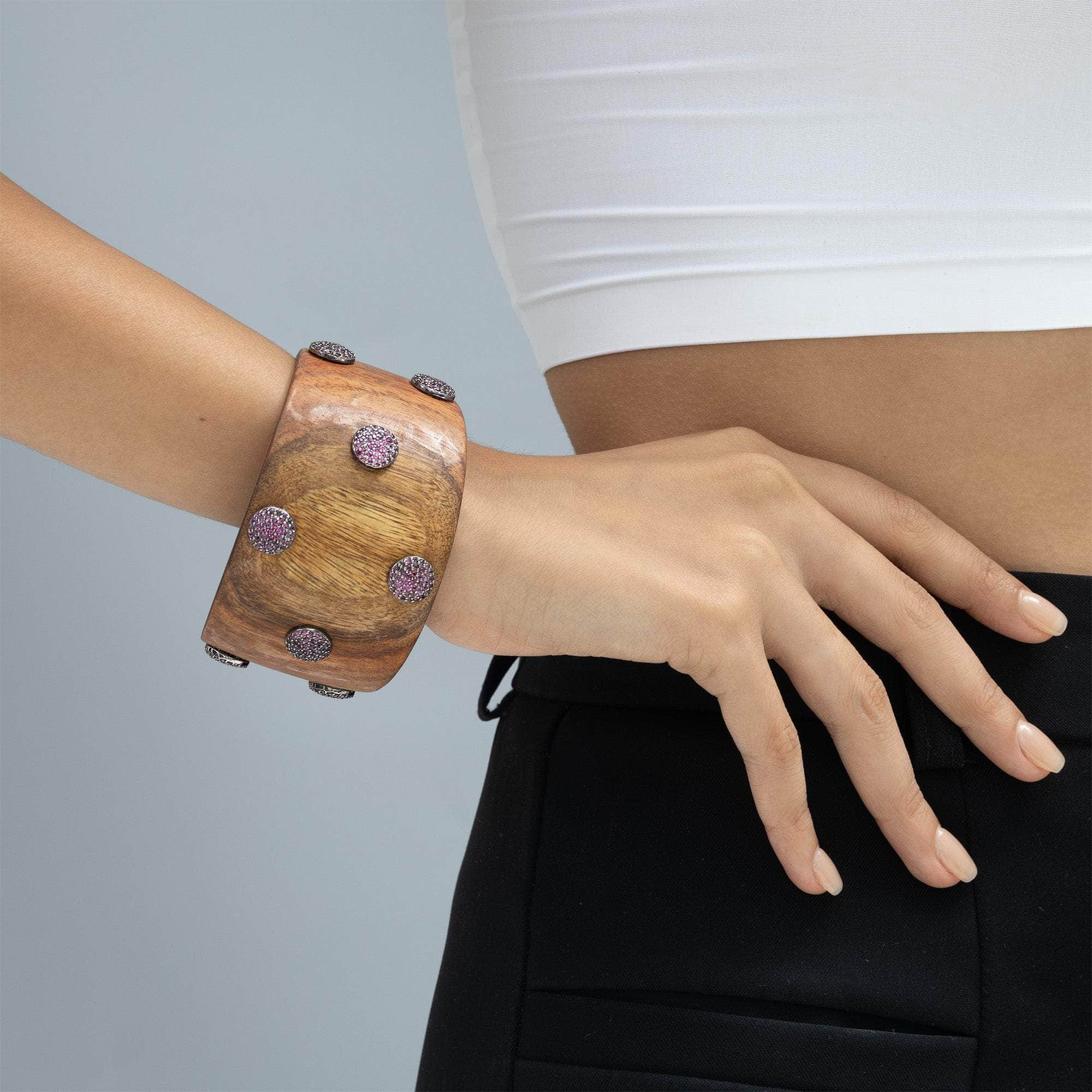 Wezen Singular Design Spinel and Rhodolite Rosewood Bangle in 925 Sterling Silver