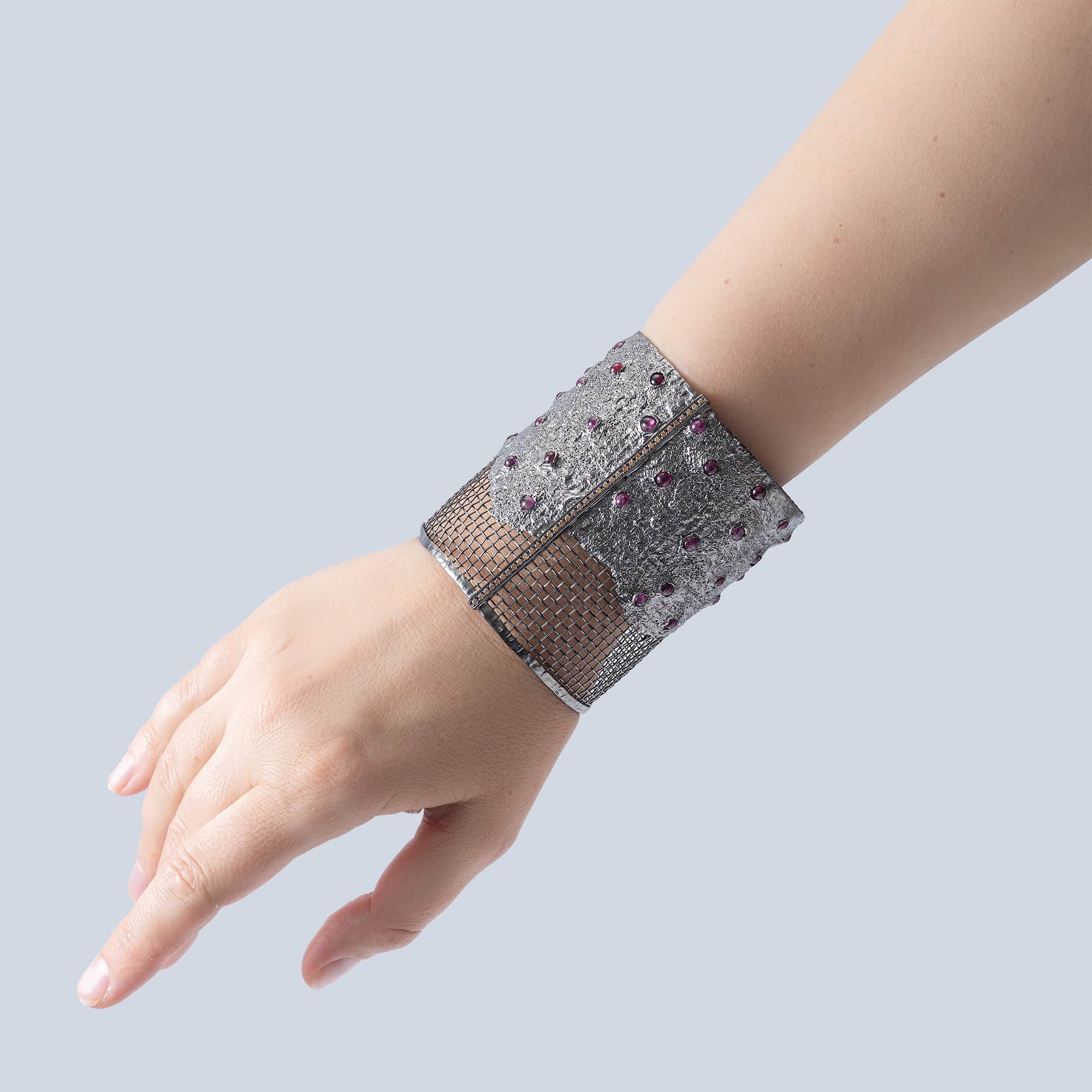 Thallo Singular Edition Bracelet with 17 Ct Ruby & Orange Sapphire Lines