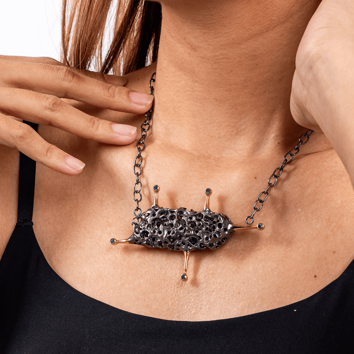 Salib Textured Silver Necklace with Blue Sapphire