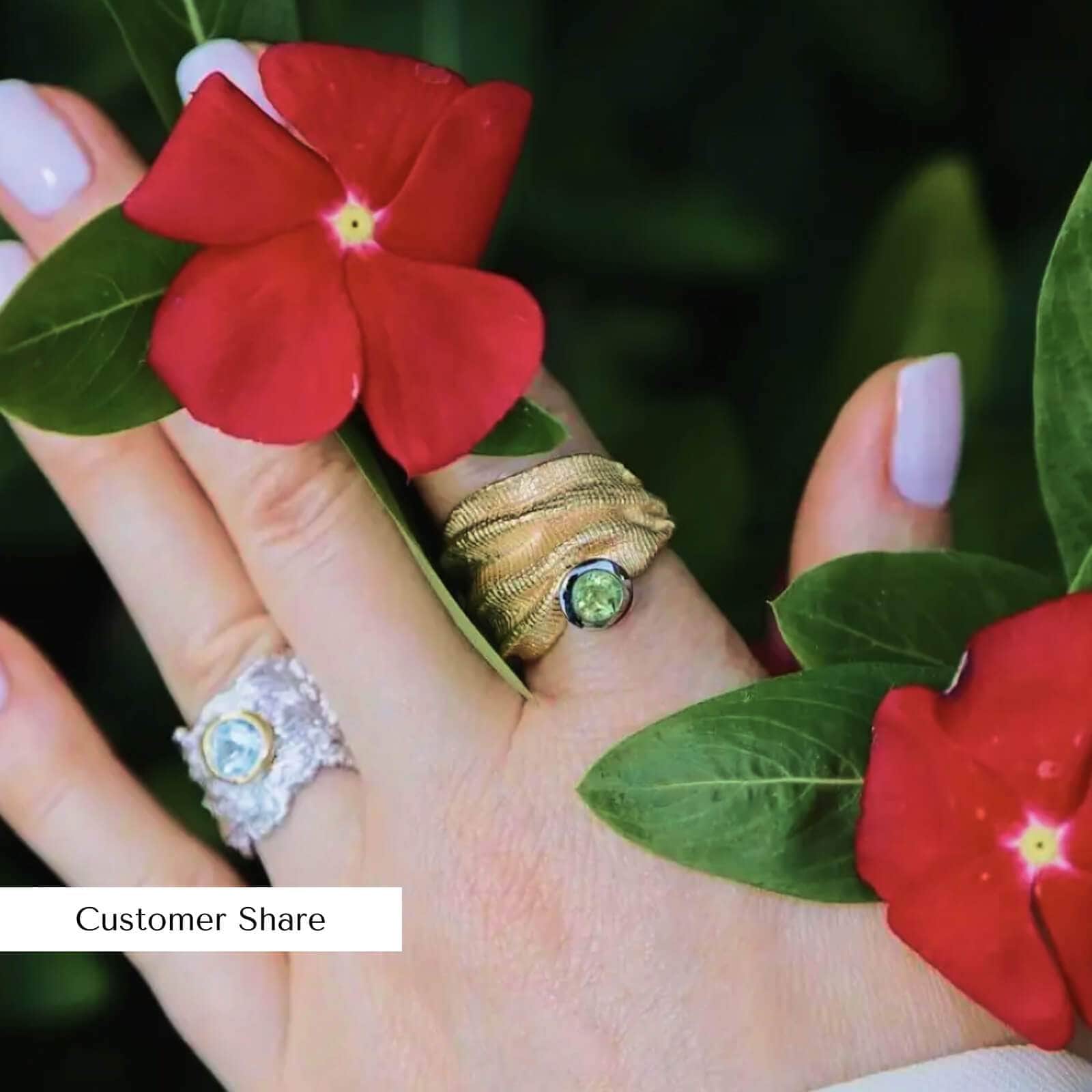 Edenia Iconic Textured 925 Silver Ring with Peridot in 18K Gold and Black Rhodium