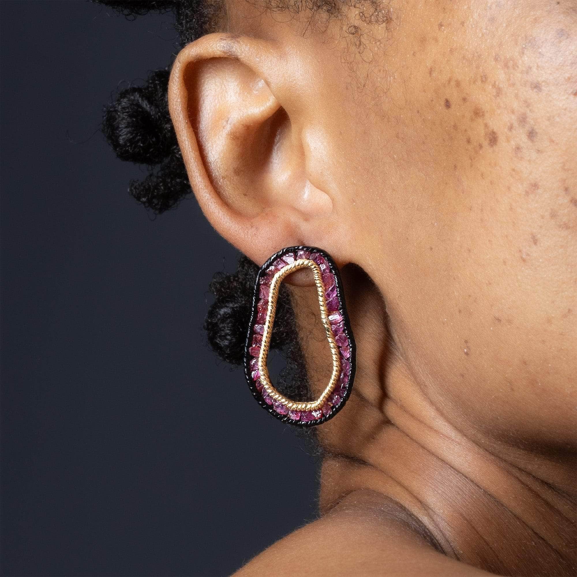 Arven Pear-Shaped Earrings in Anthracite & Gold Plated Silver with Raw Ruby