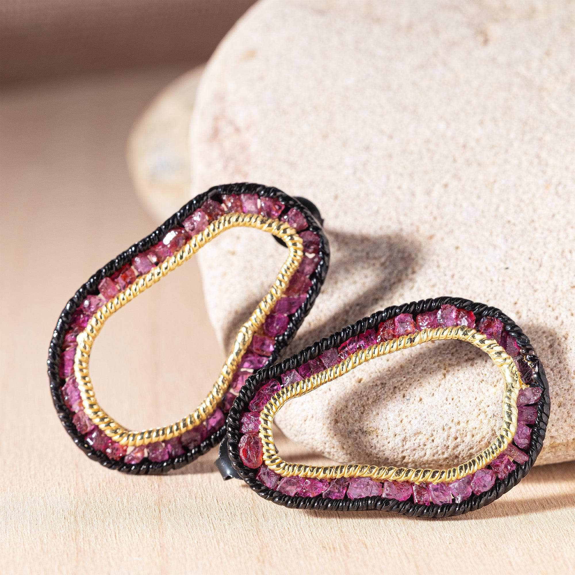Arven Pear-Shaped Earrings in Anthracite & Gold Plated Silver with Raw Ruby