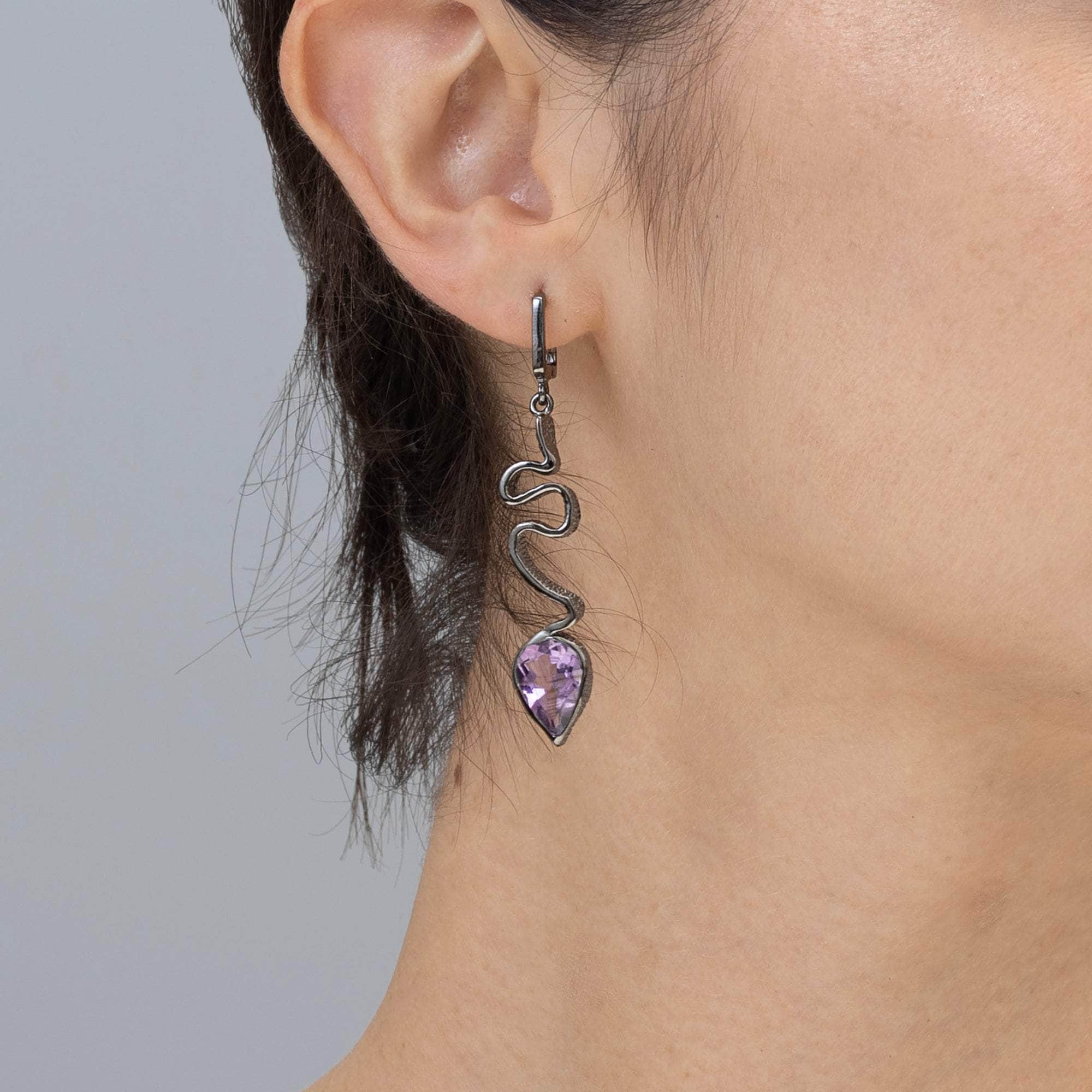 Roones Asymmetric Black Rhodium-Plated Silver Earrings with Natural Pear-cut Amethyst
