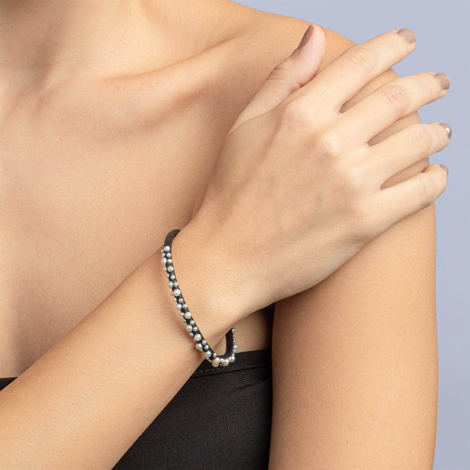 Vele Iconic High Contrast 925 Silver Bangle with Cultured Micro Pearls (Black Anthracite)