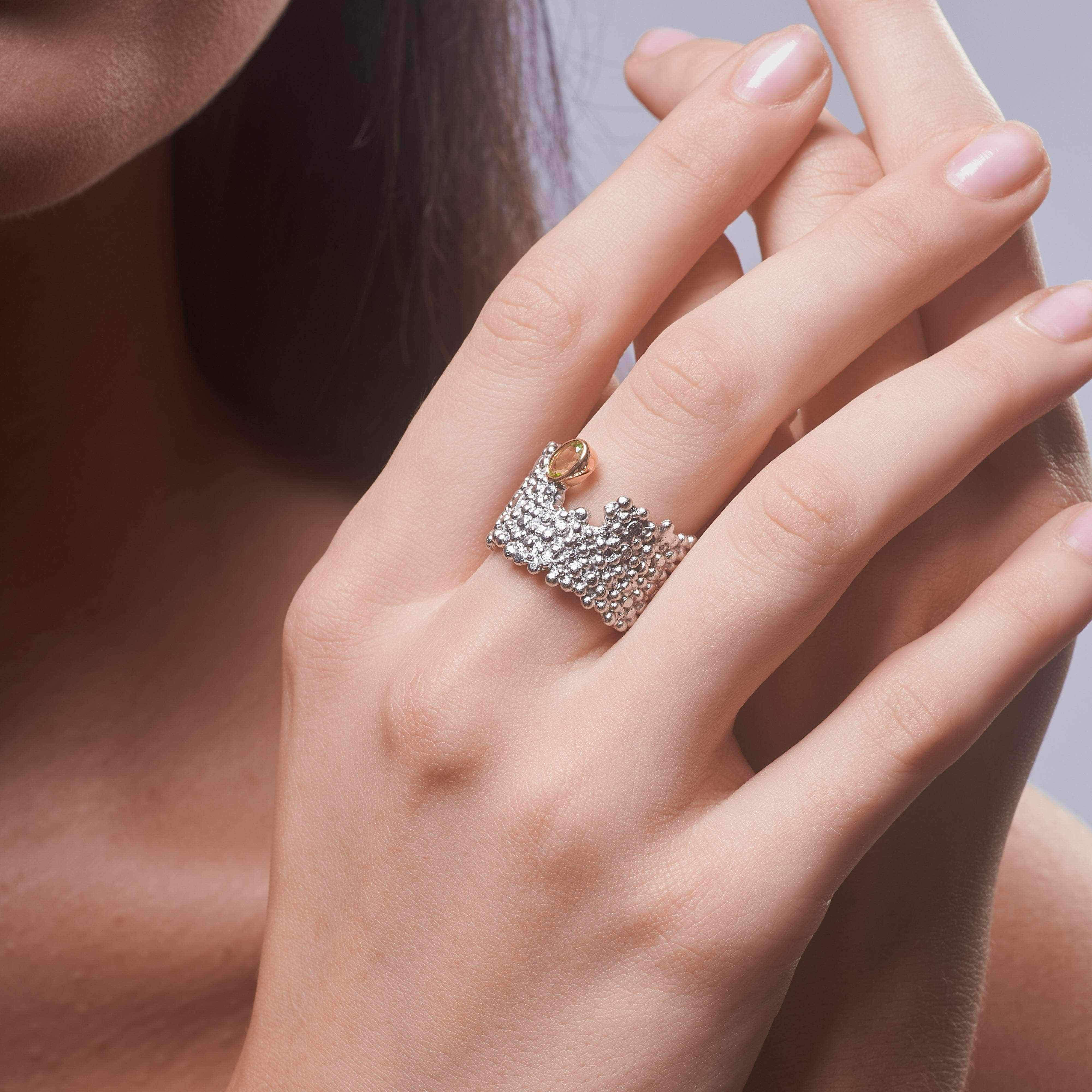 Ouida Iconic Textured Silver Ring with Natural Peridot in White Rhodium and 18K Gold