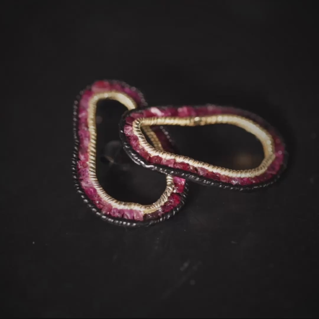 Arven Pear-Shaped Earrings in Anthracite & Gold Plated Silver with Raw Ruby