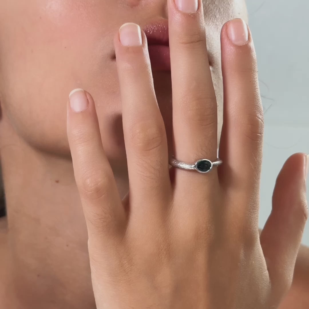 Lorca Dark Green Sapphire Ring (White Rhodium)