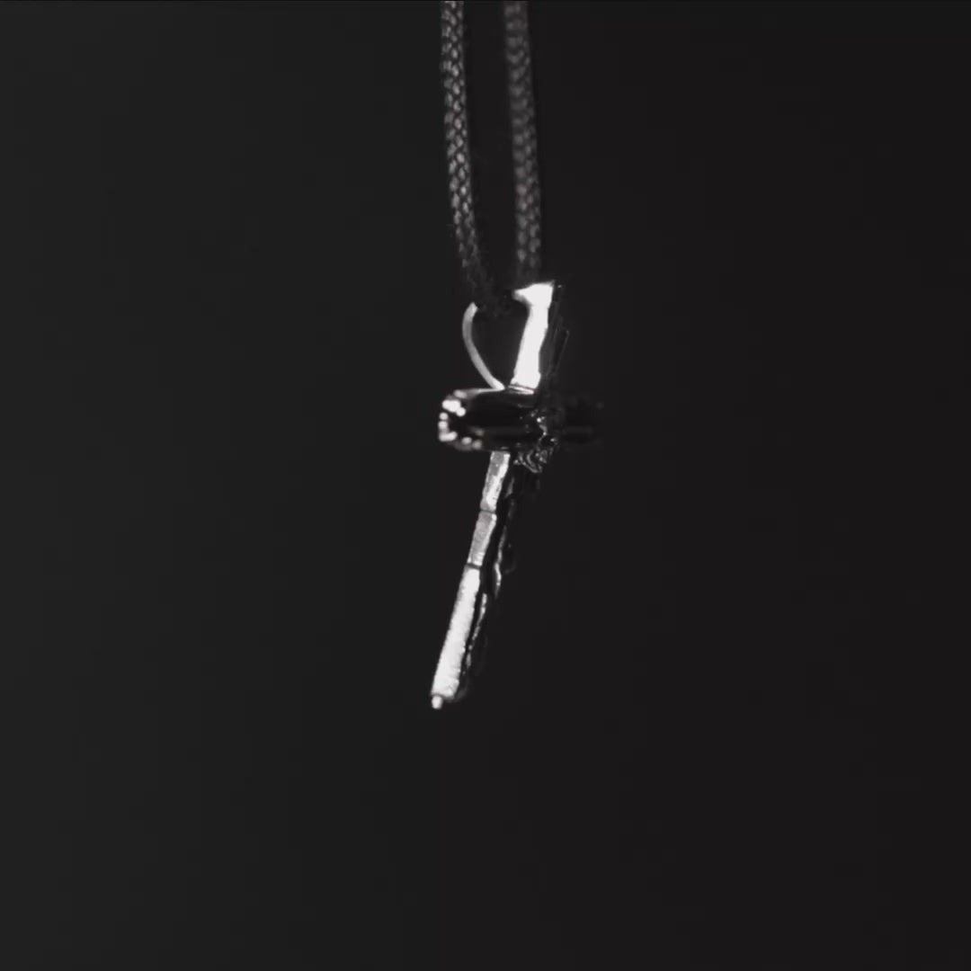 Croix Gothic Oxidized 925 Silver Cross Pendant with Skull Design