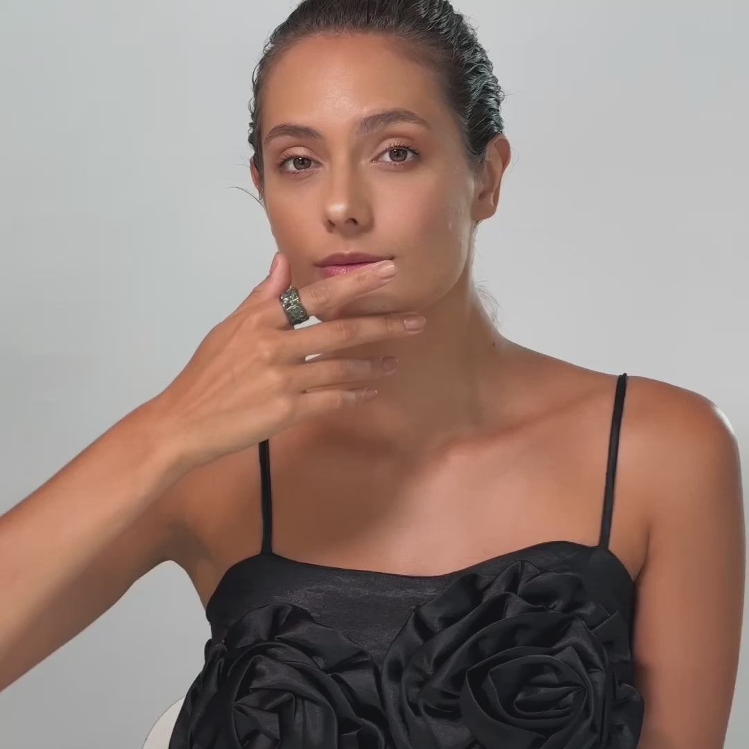 Gluck Stained Glass Black Silver Ring with Natural Chrome Diopside