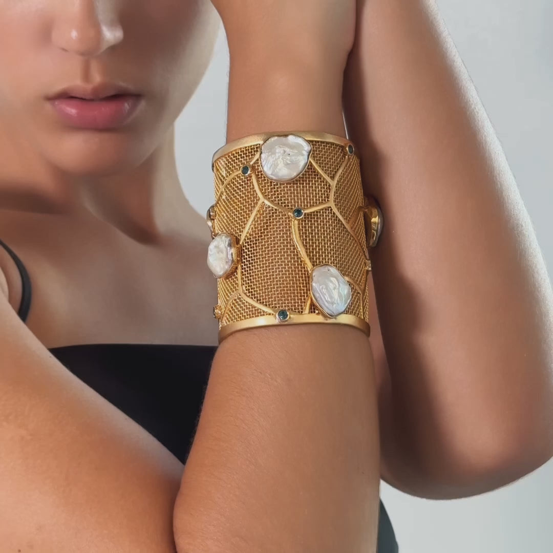 Mala Baroque Pearl and London Blue Topaz Bangle