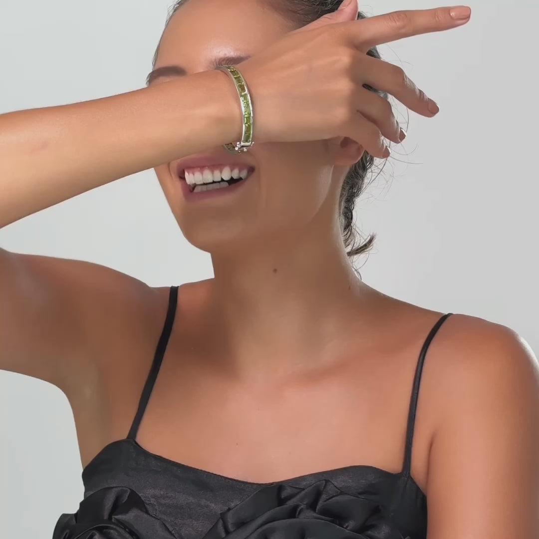 Fasch Minimalist Sterling Silver Bracelet with Natural Oval Peridot