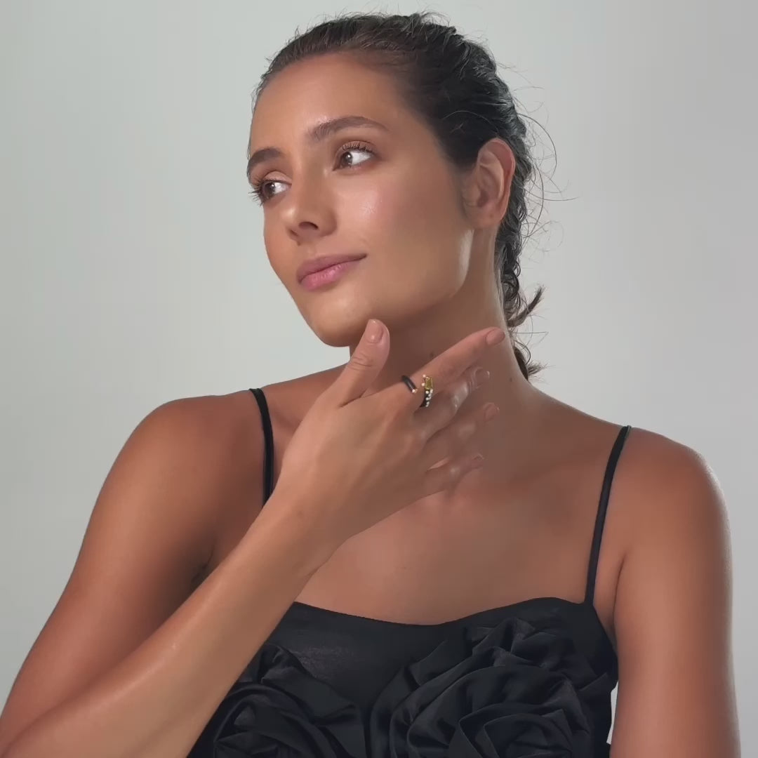 Verdor Minimalist Open Ring with Peridot & Micro Pearl in Black Silver