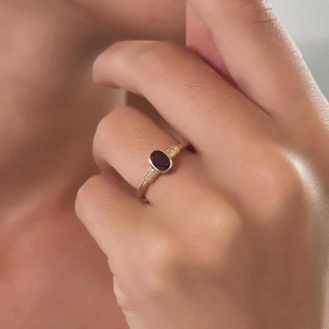 Edor Garnet Ring