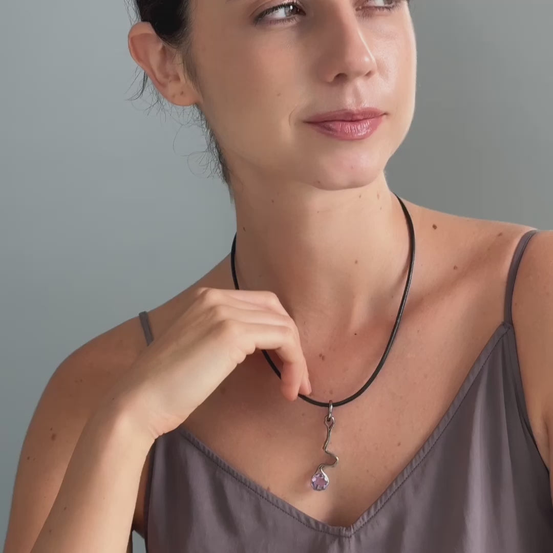 Roones Black Rhodium-Plated Silver Pendant with Natural Round-cut Amethyst