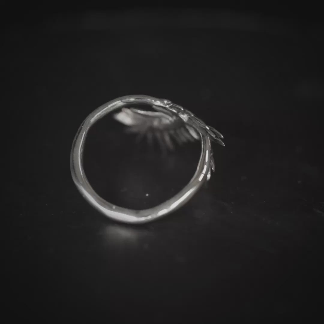 Thallus Unisex Oxidized Silver Ring with Crossed Botanical Motif