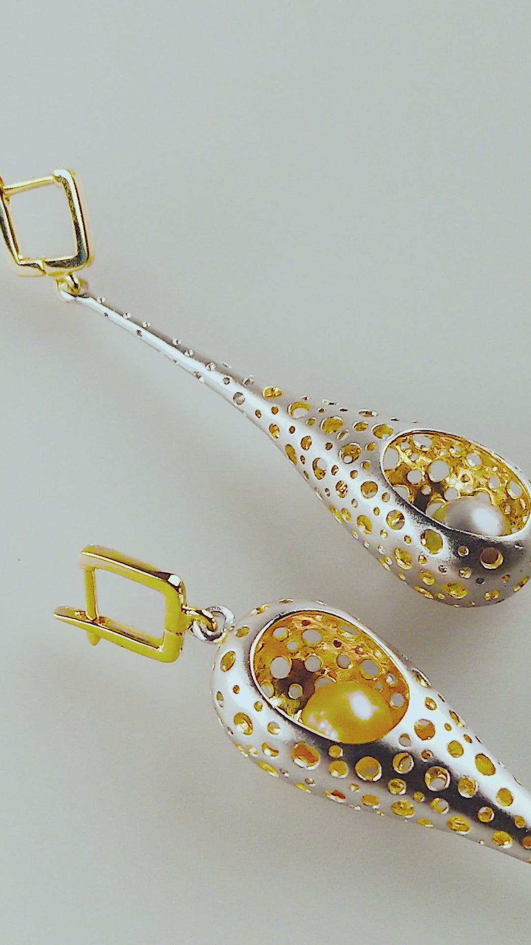 Likka Pearl Earrings