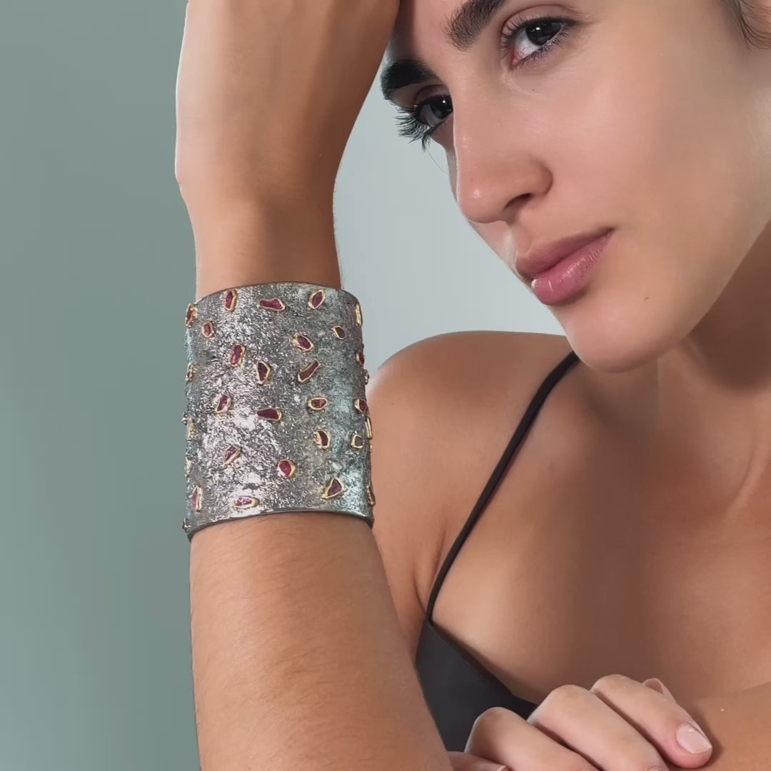 Mea Ruby Bangle