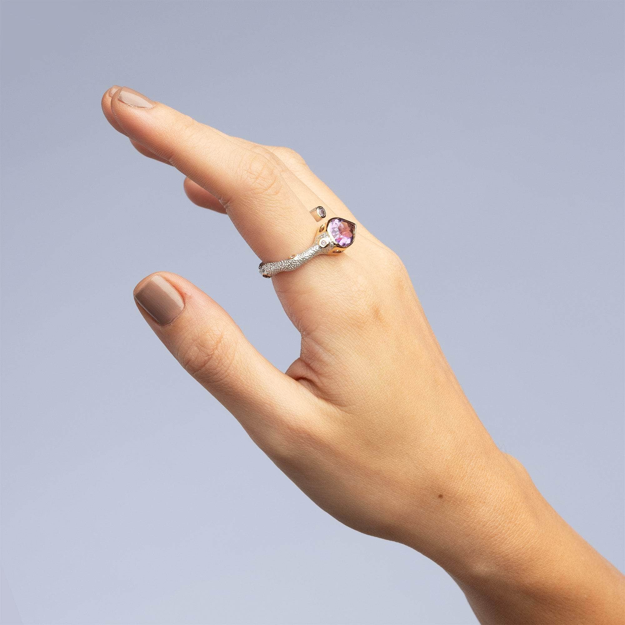 Tangaroa Open Band Natural Amethyst 925 Silver Ring in White Rhodium and 18K Gold