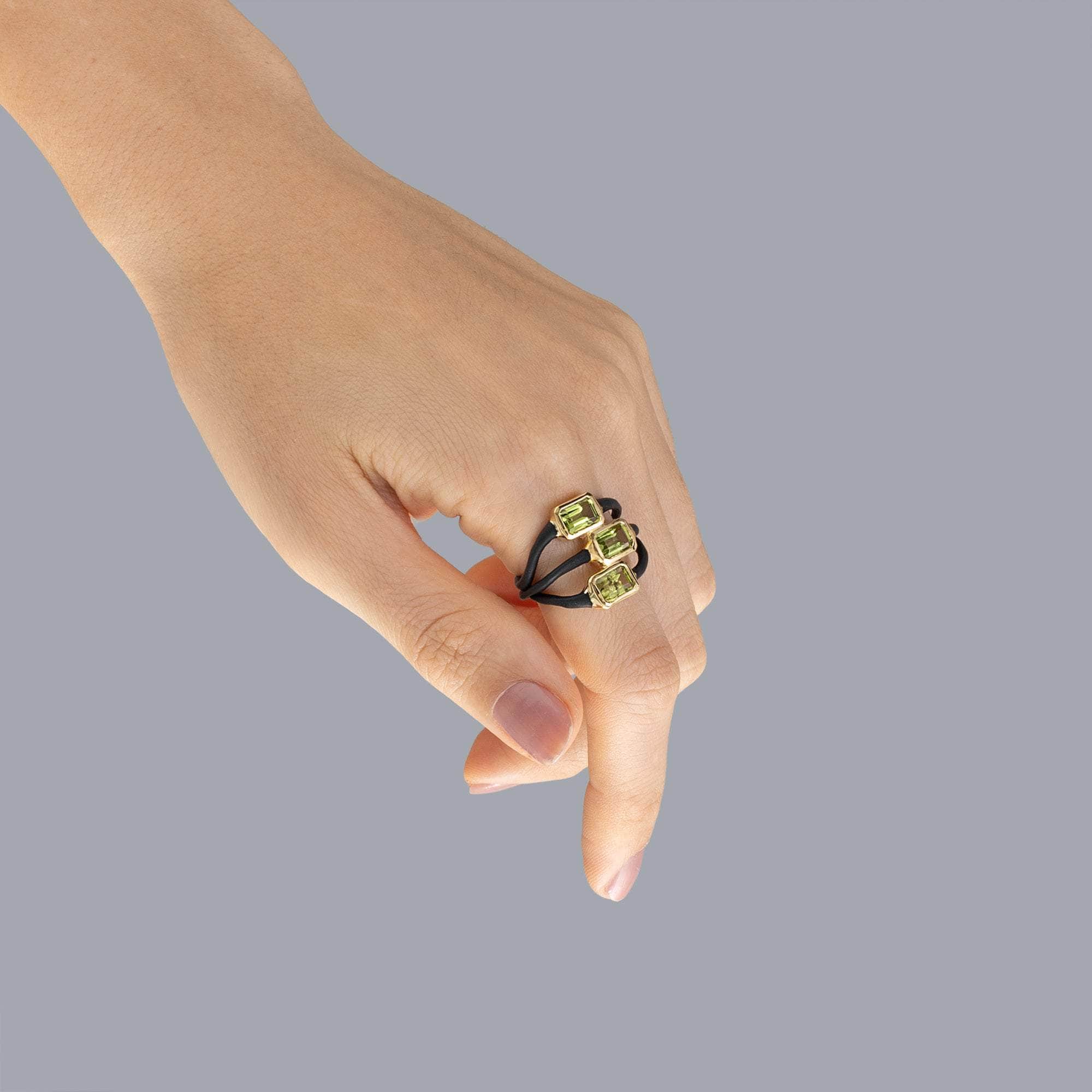 Tattu 925 Silver Triple Peridot Ring (Black Anthracite & 18K Gold-Plated)