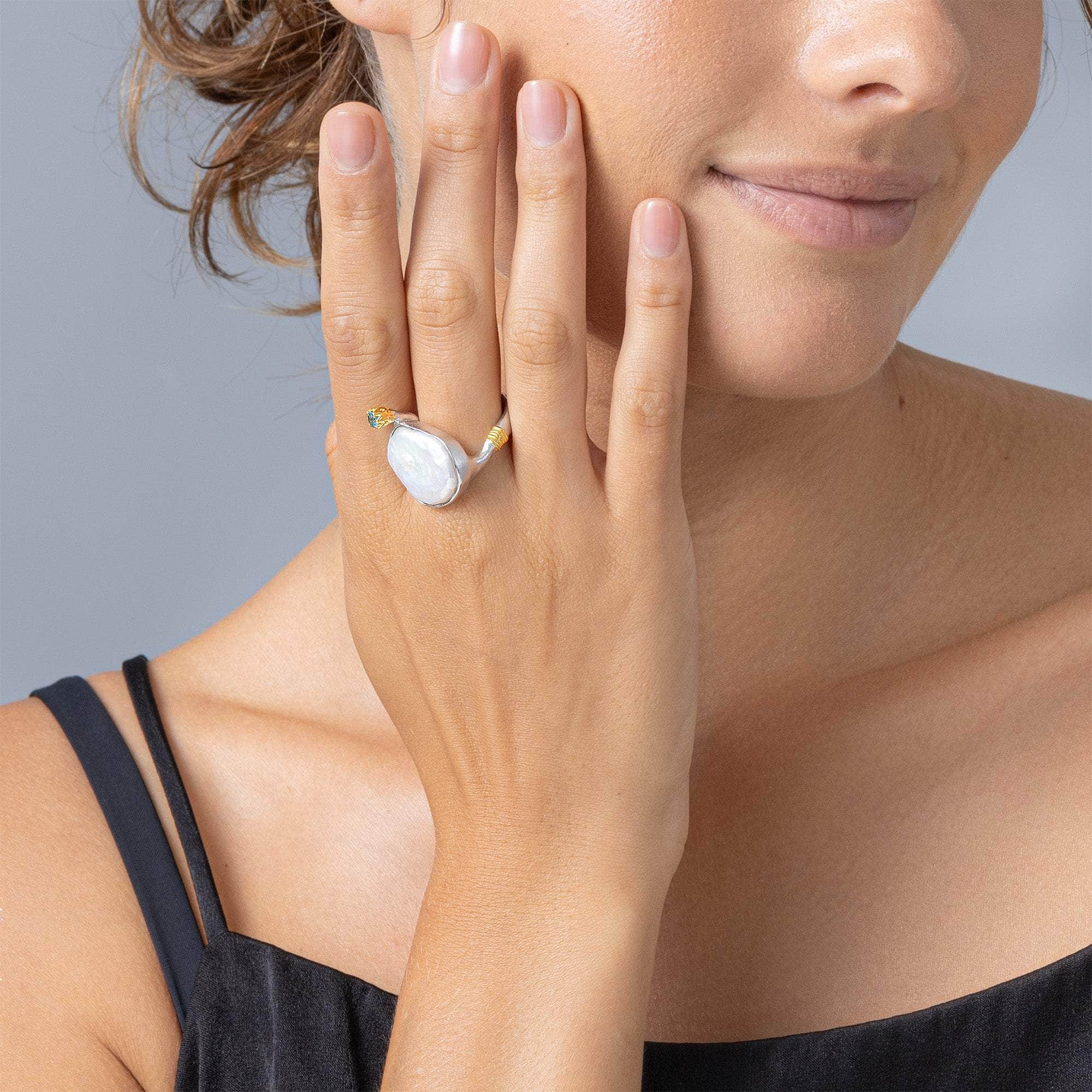 Vit Baroque Pearl and London Blue Topaz Ring (White Rhodium, Gold 18K) GERMAN KABIRSKI