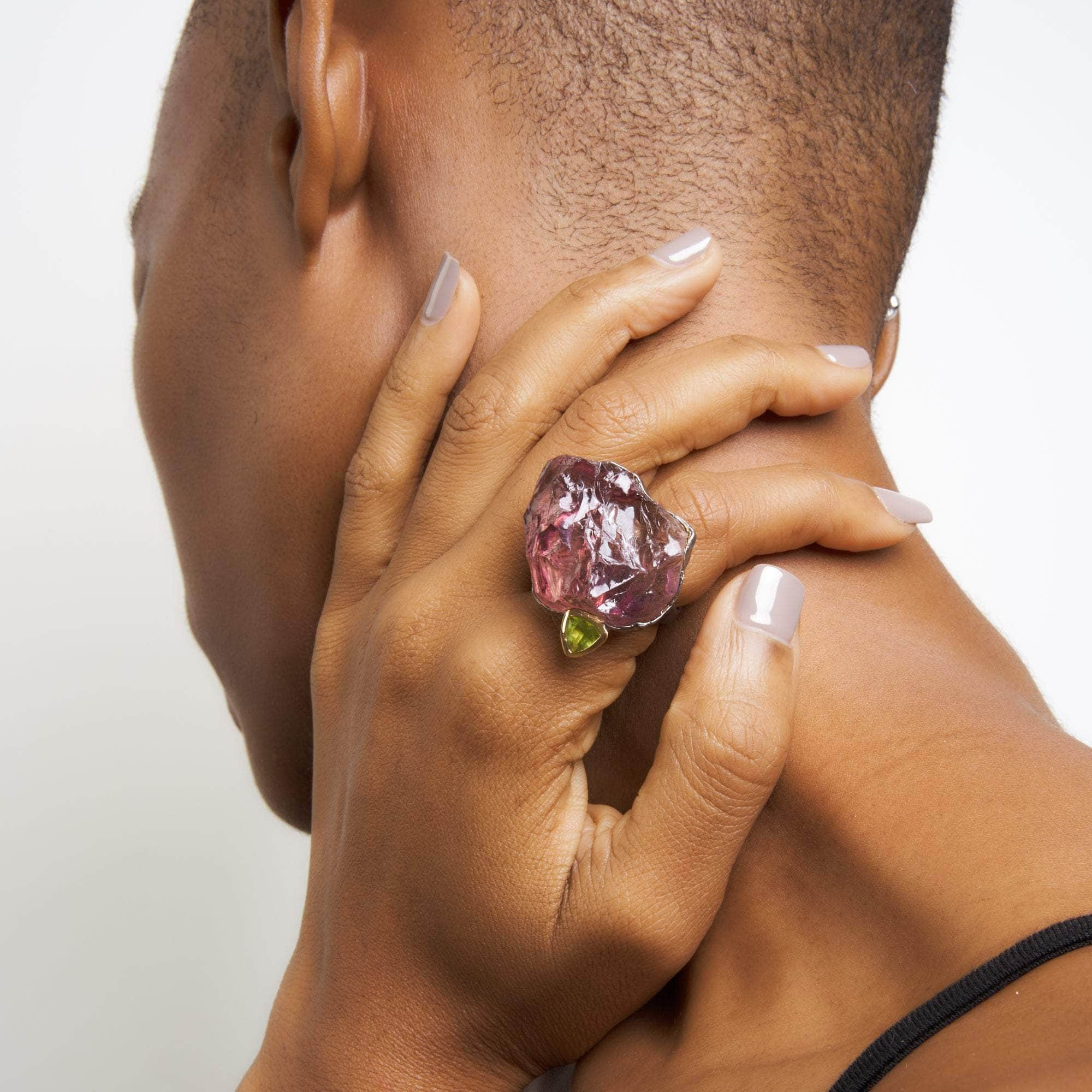 Purpur Rough Amethyst and Peridot Ring GERMAN KABIRSKI