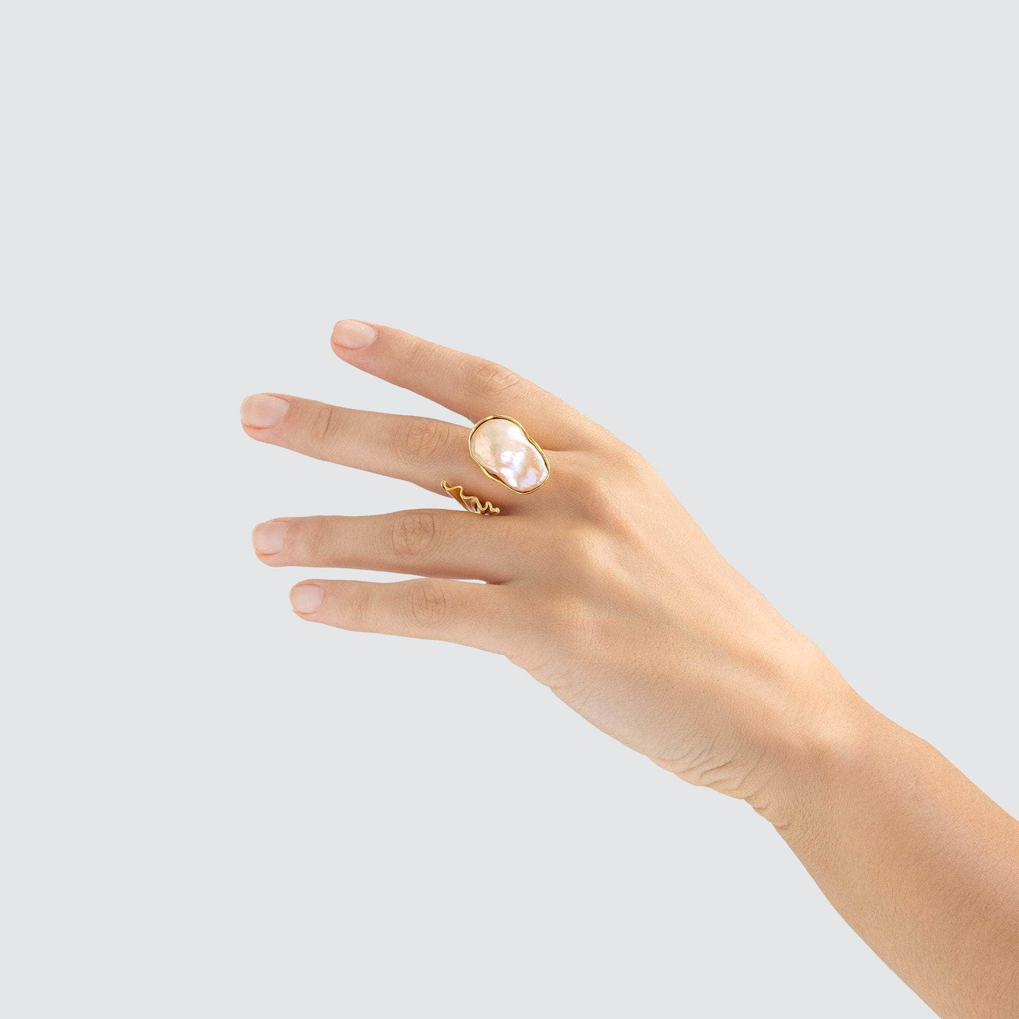 Niamh Baroque Pearl Ring (Gold 18K) GERMAN KABIRSKI