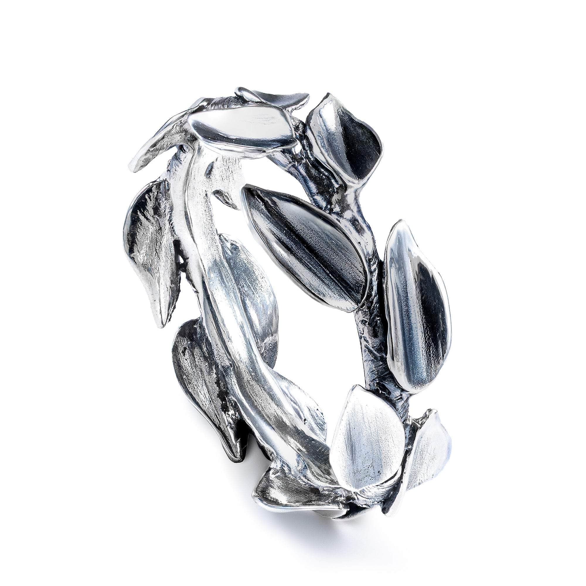 Cendre Unisex Oxidized Silver Ring with Wreath Inspired Plant Ornament