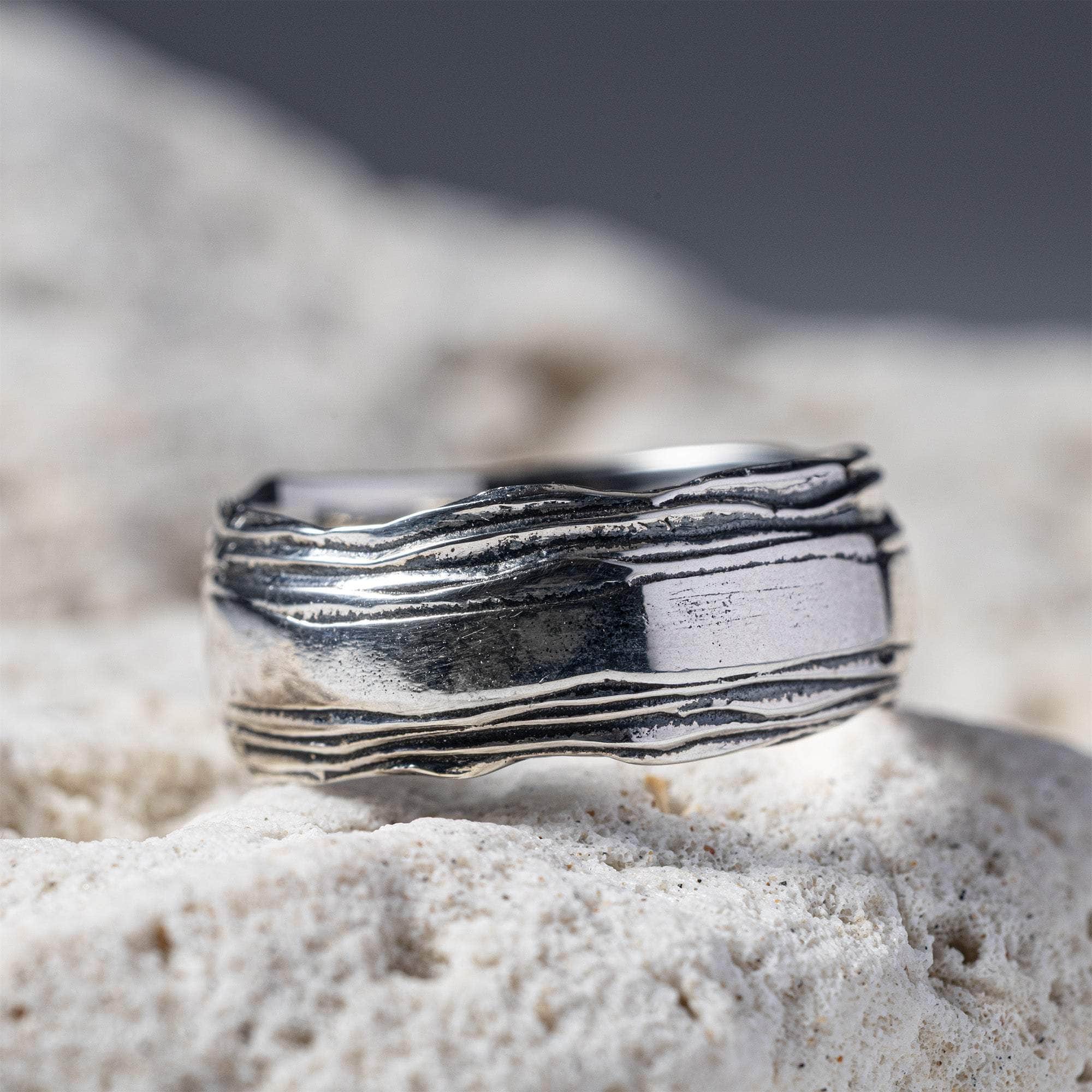 Dryas Oxidized Sterling Silver Thin Layered Ring