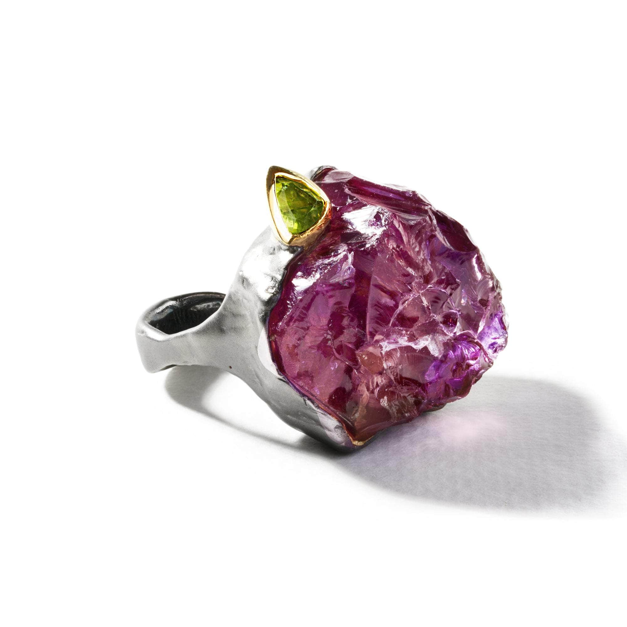 Purpur Rough Amethyst and Peridot Ring GERMAN KABIRSKI