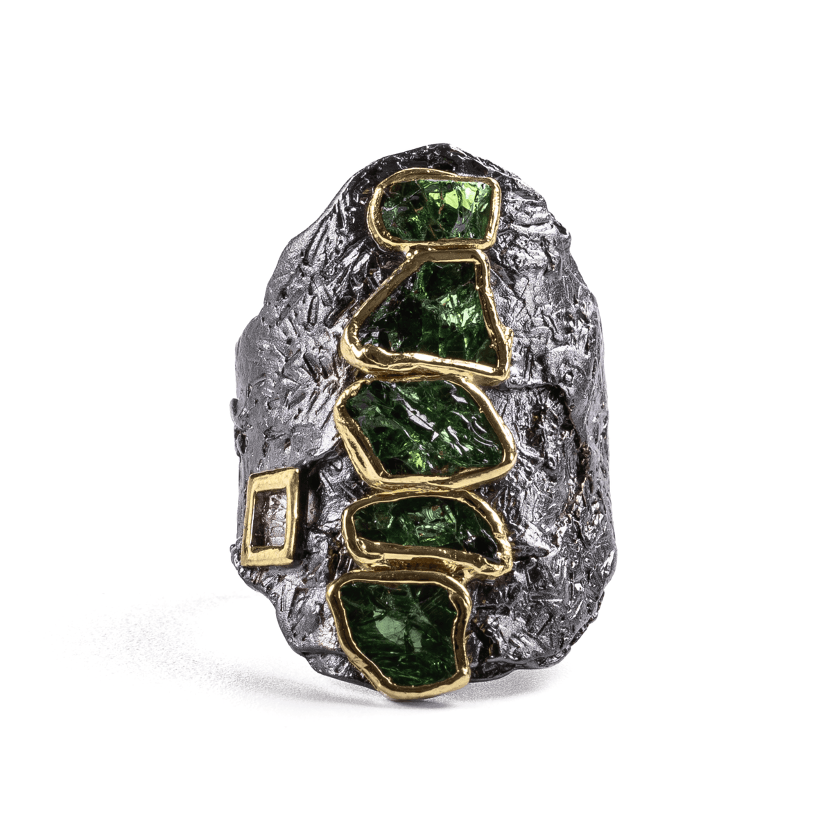 Freyja Singular Edition Wide Band Natural Raw Chrome Diopside Silver Ring
