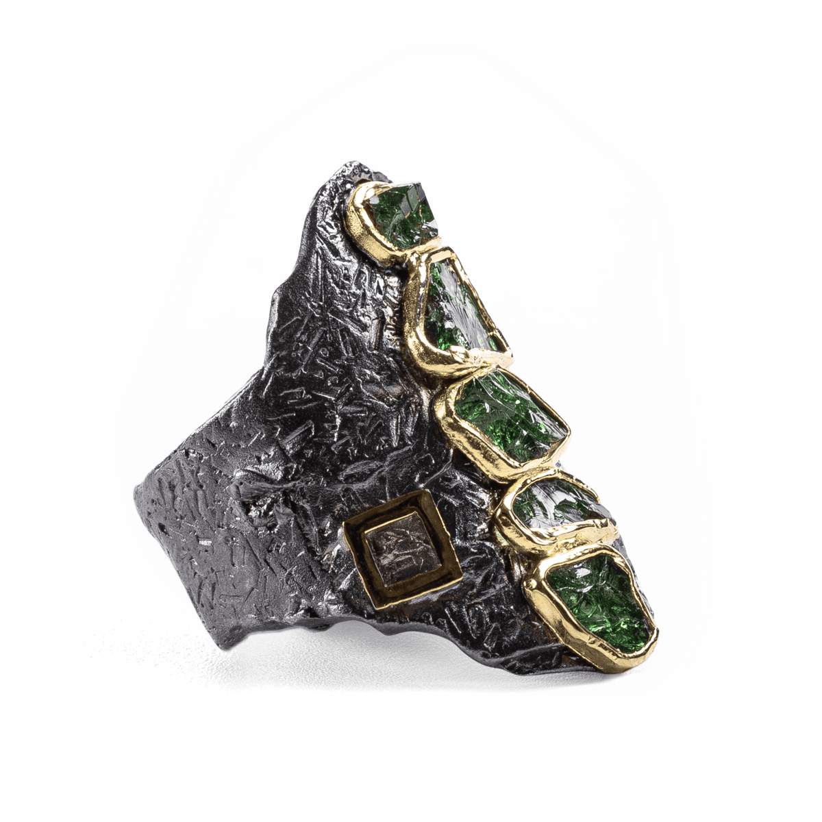 Freyja Singular Edition Wide Band Natural Raw Chrome Diopside Silver Ring