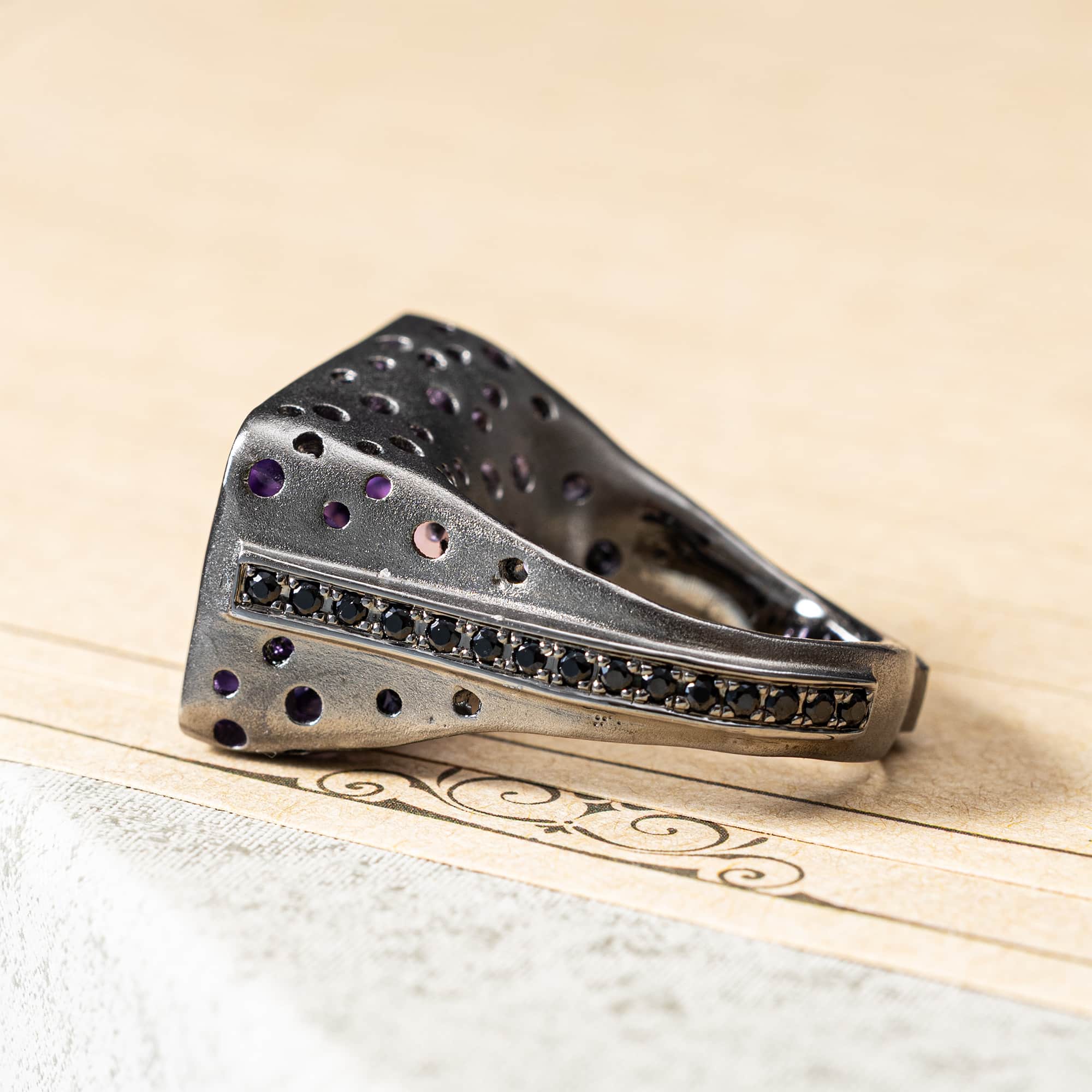 Tahoe Singular Edition Sterling Silver Ring With Amethyst & Black Spinel