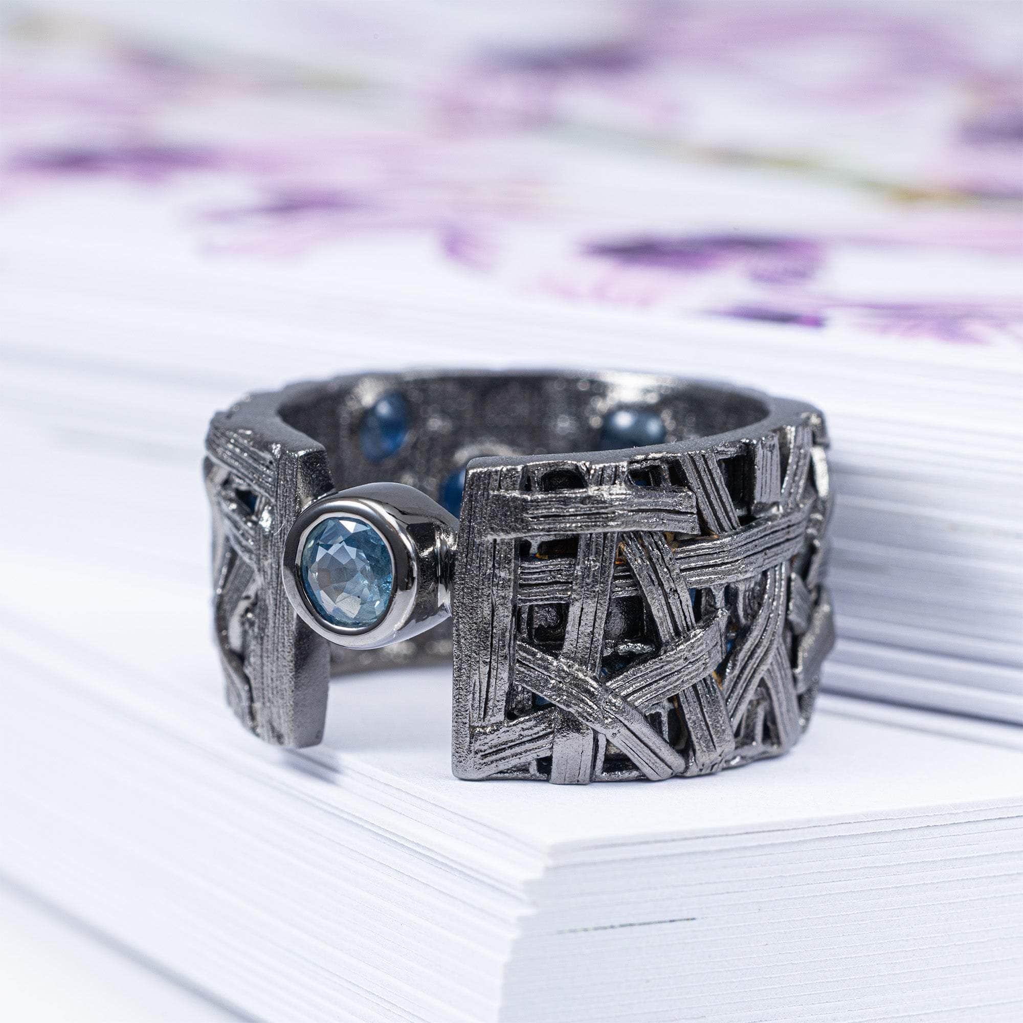Luna Collectible Egoist Ring with 5.55 Carat Blue Sapphire in Textured Silver Band
