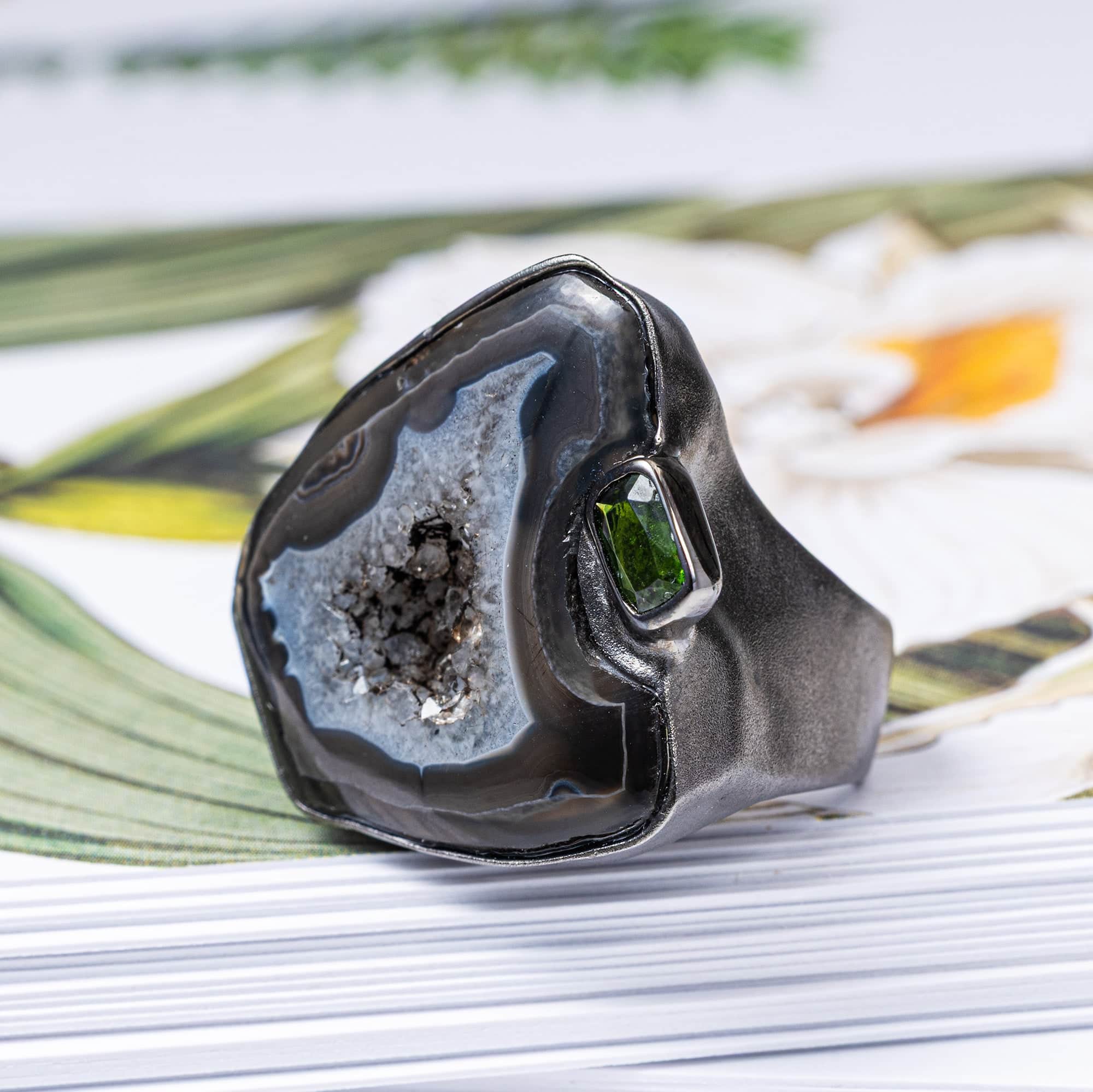 Lasaia Singular Edition Silver Ring with Brown Agate & Chrome Diopside