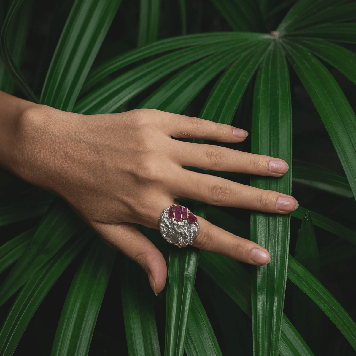 Gle Singular Edition Natural Raw Ruby & Round Cut Green Sapphire Silver Ring