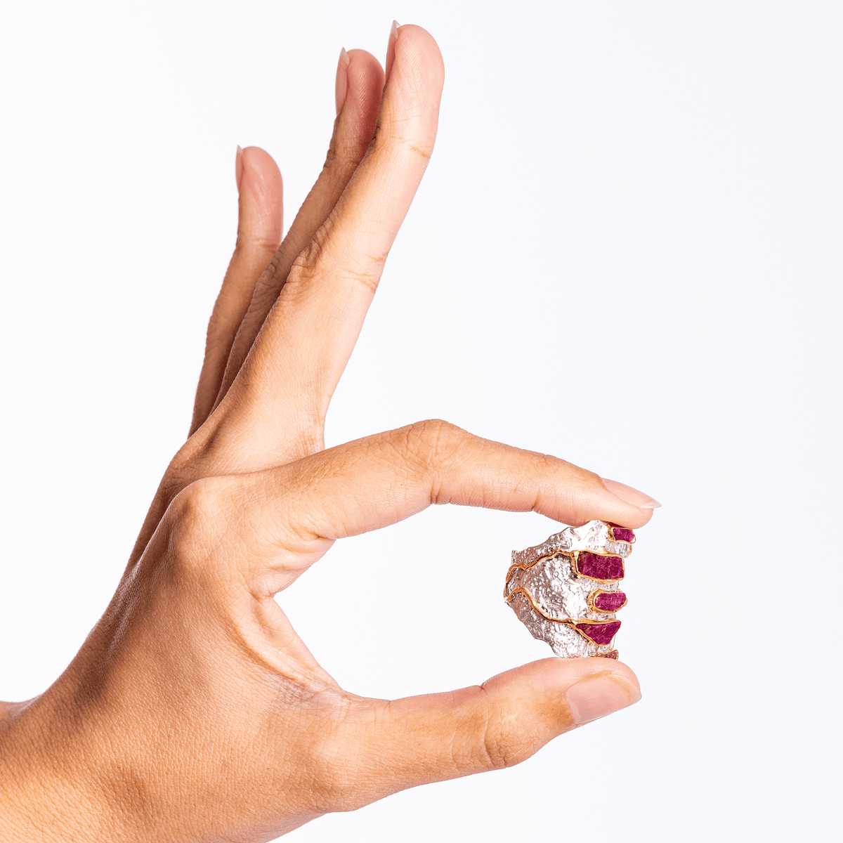 Omma Singular Edition Wide Band Natural Rough Ruby Silver Ring