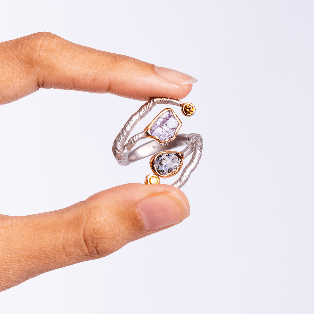 Zohar Singular Edition Organic Shape Natural Mixed Sapphire Silver Ring